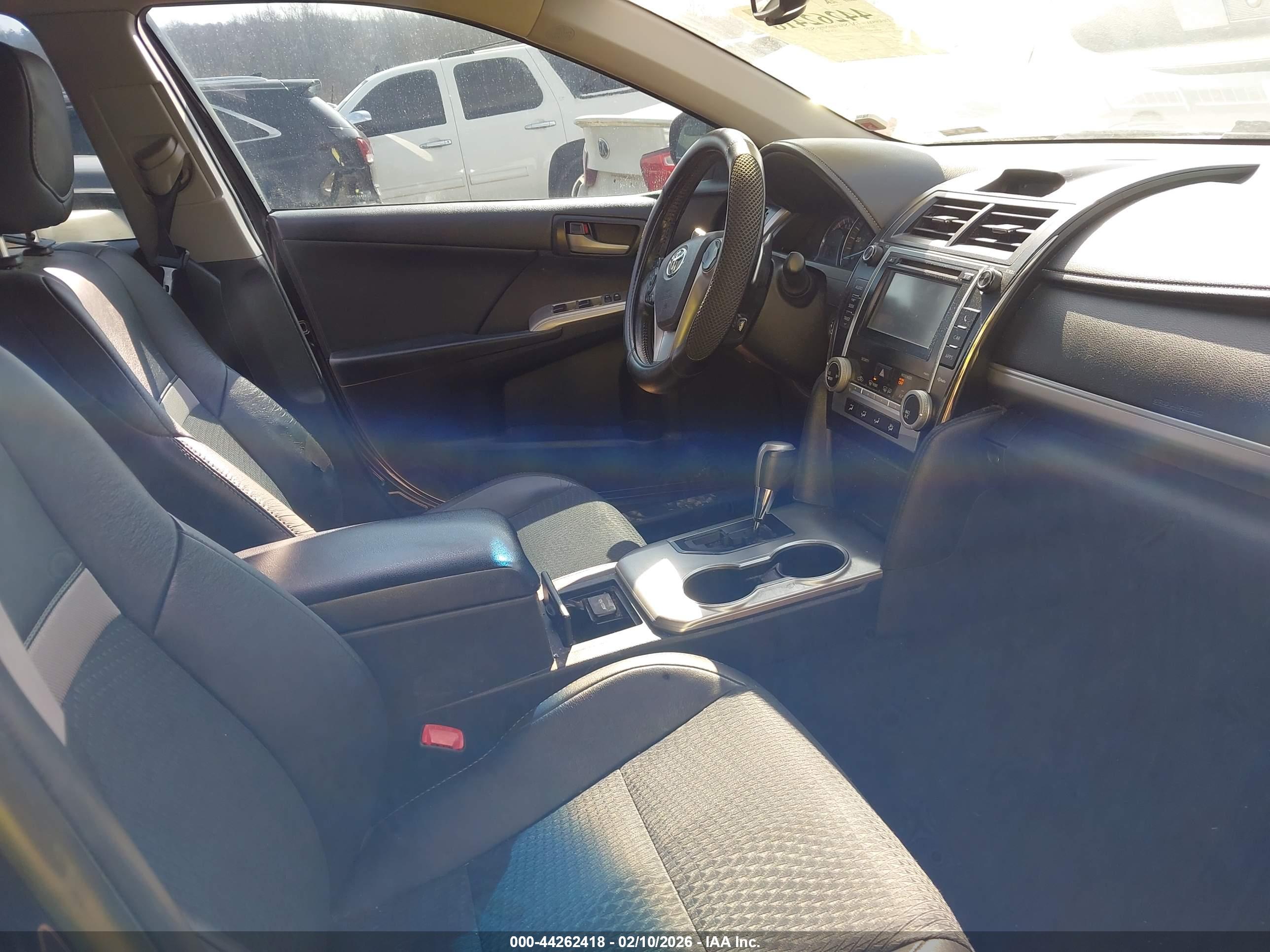 TOYOTA CAMRY image 5