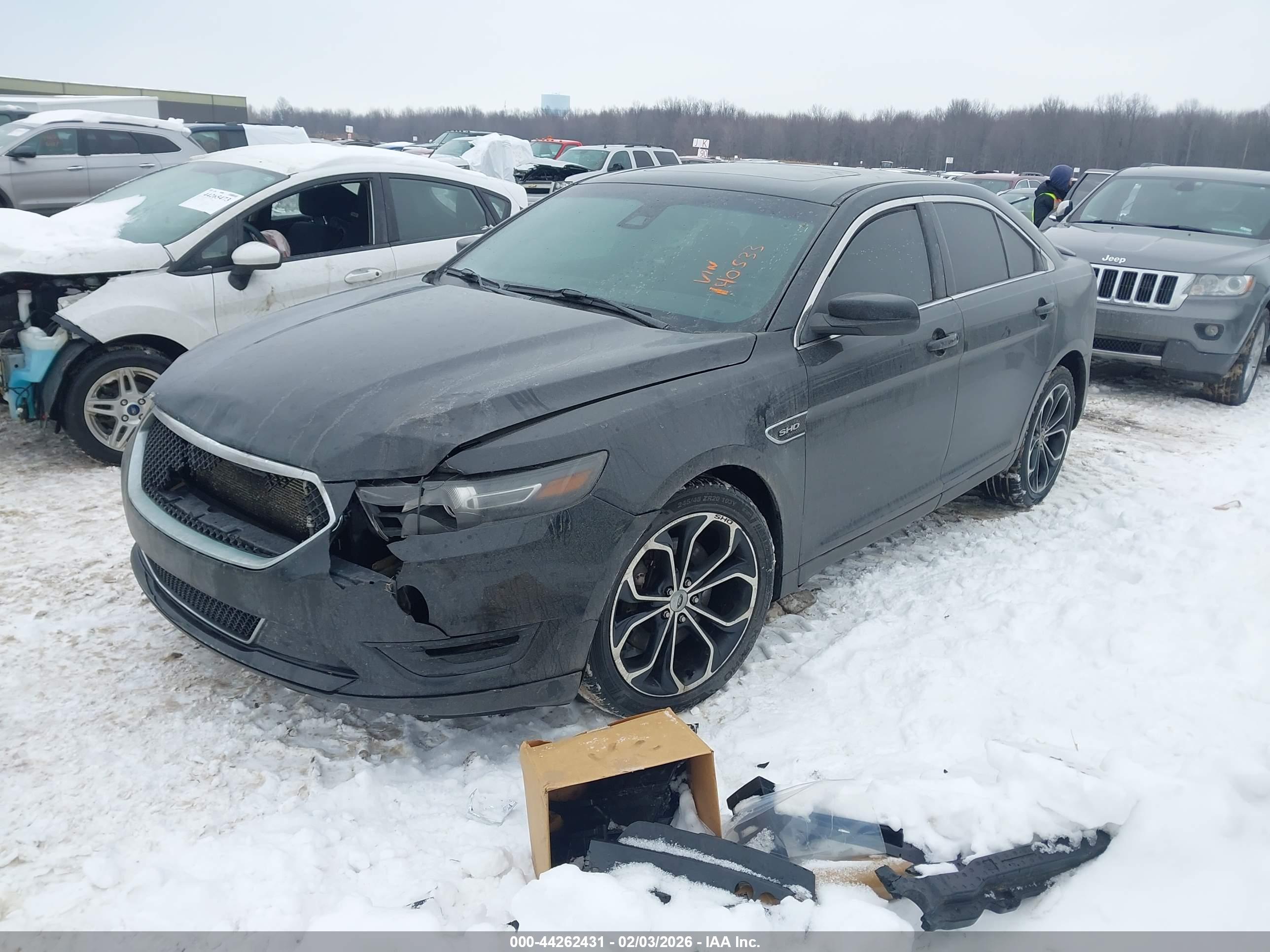 FORD TAURUS image 2