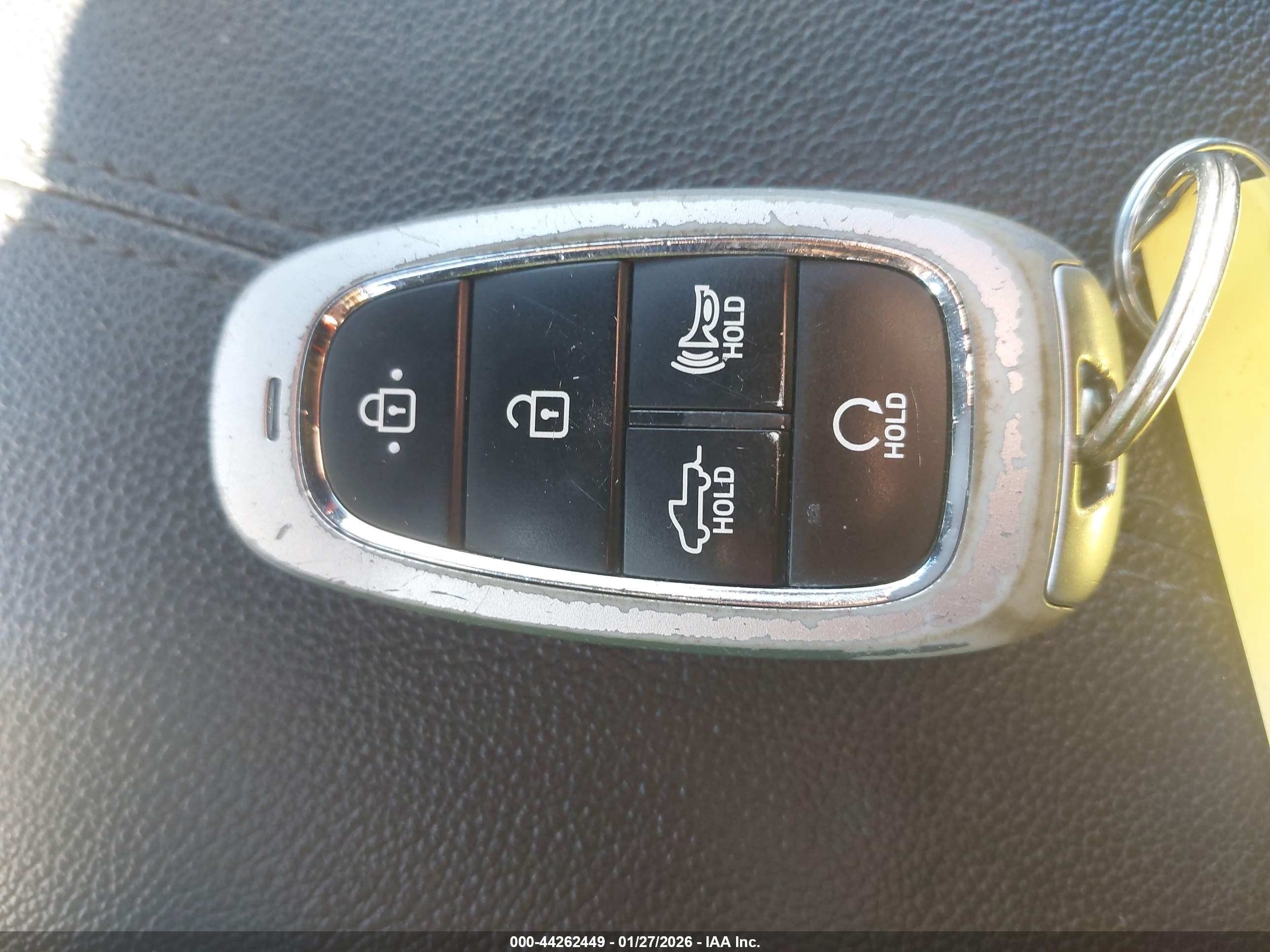 HYUNDAI SANTA image 11