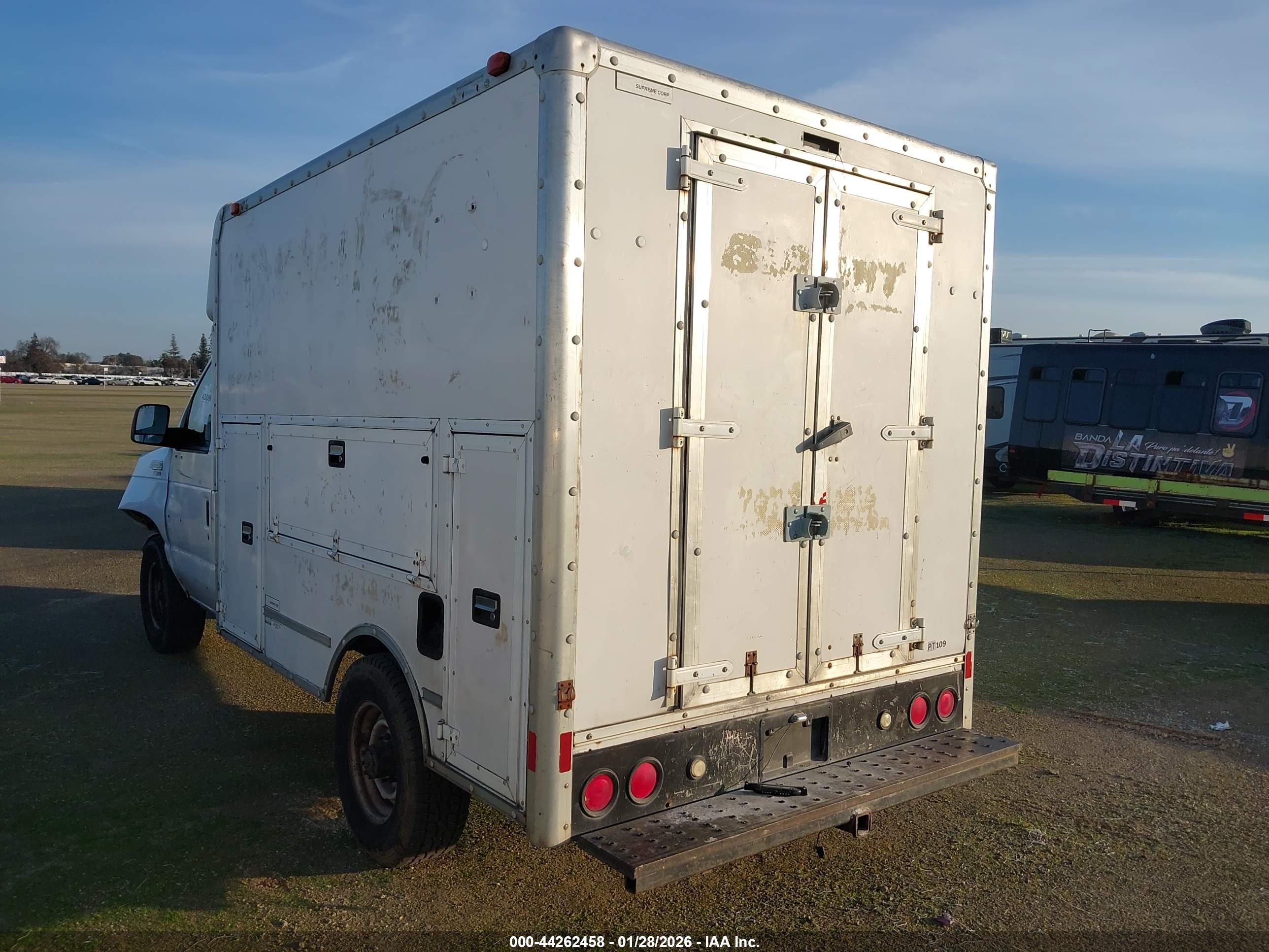 FORD E-350 image 3
