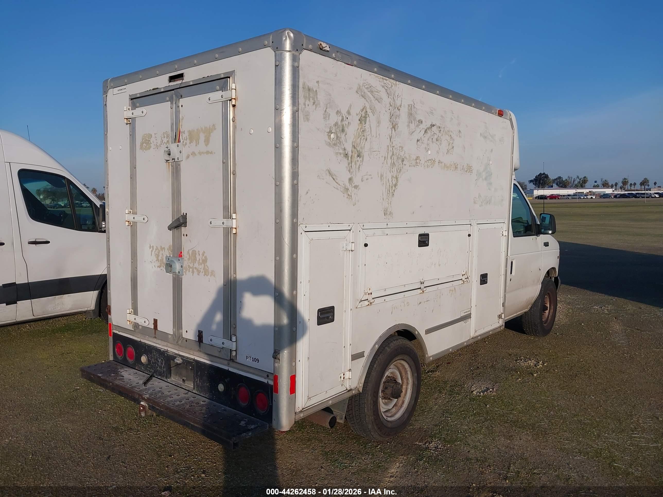 FORD E-350 image 4