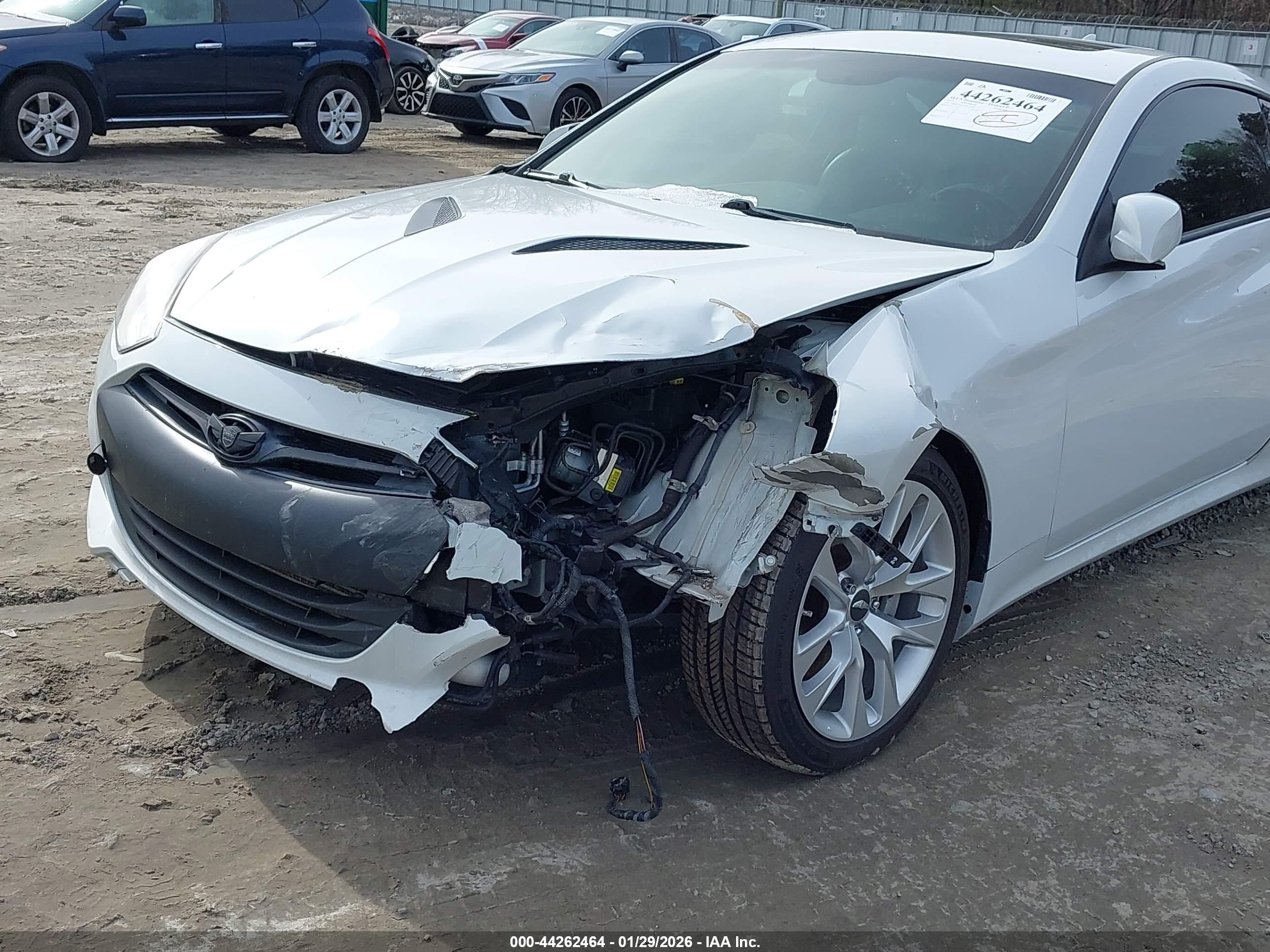 HYUNDAI GENESIS image 6