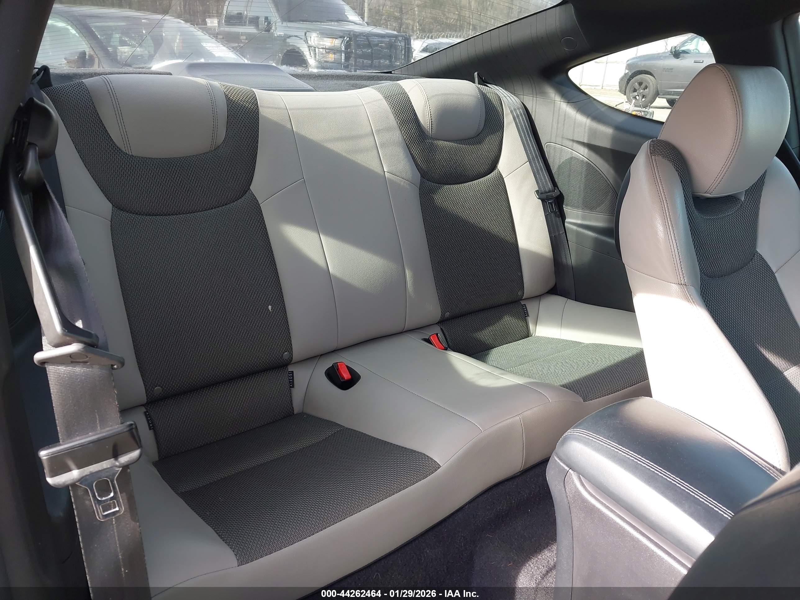 HYUNDAI GENESIS image 8
