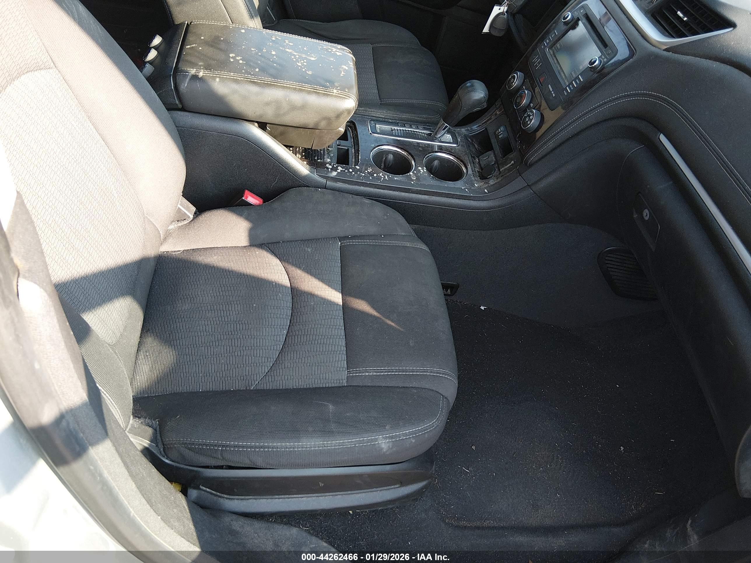 CHEVROLET TRAVERSE image 5