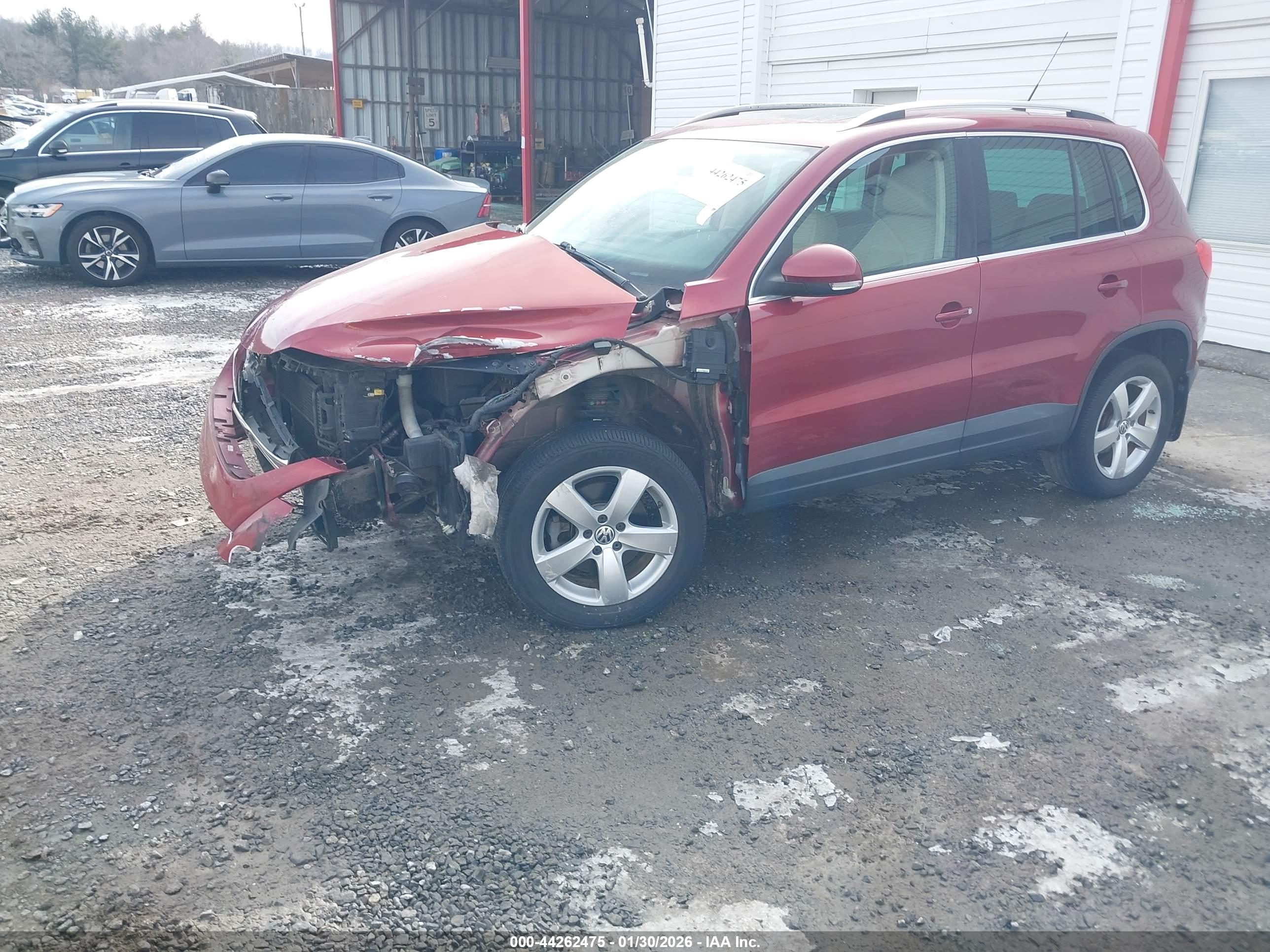 VOLKSWAGEN TIGUAN image 2