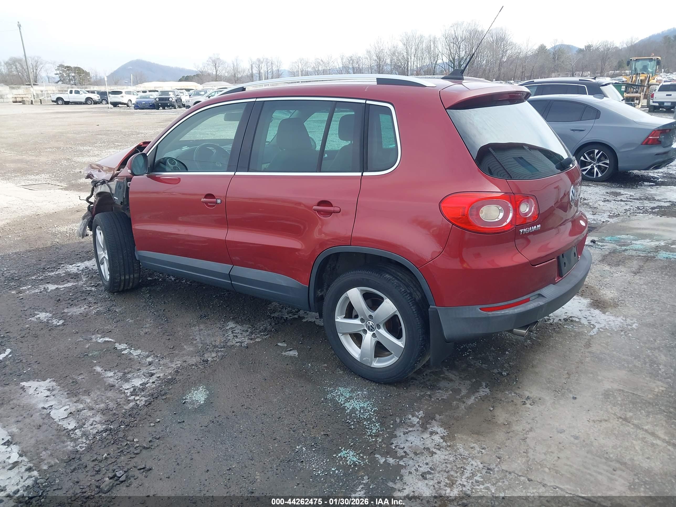 VOLKSWAGEN TIGUAN image 3