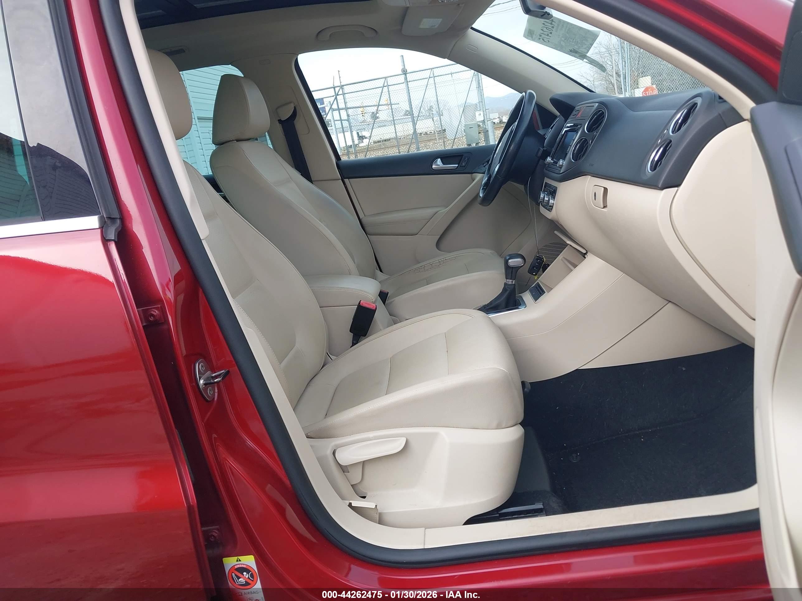 VOLKSWAGEN TIGUAN image 5