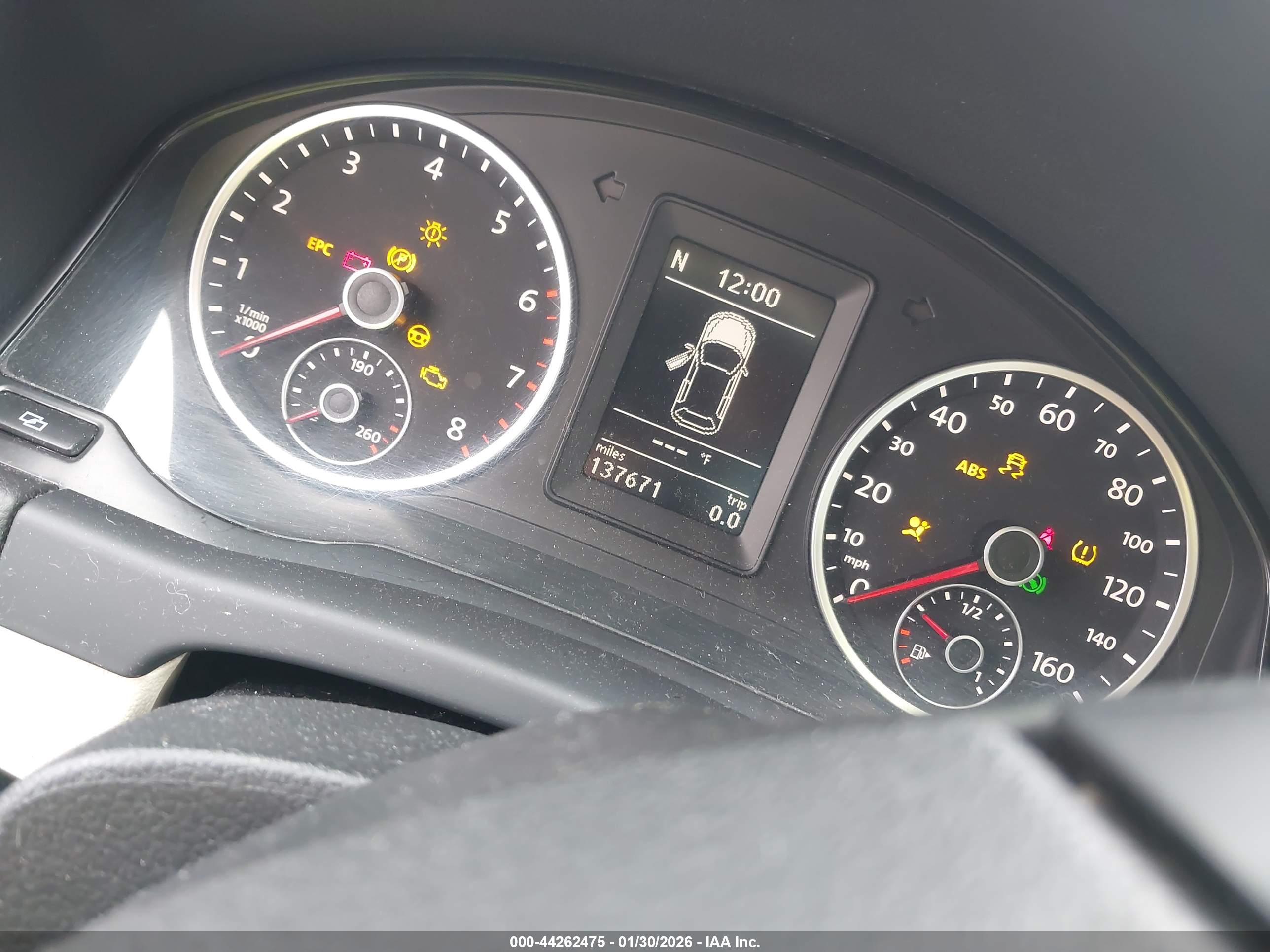 VOLKSWAGEN TIGUAN image 7