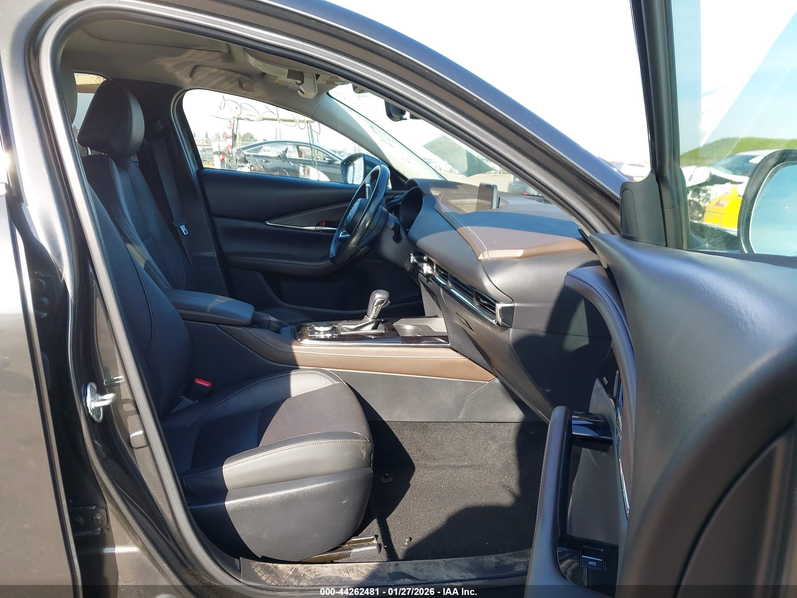 MAZDA CX-30 image 5