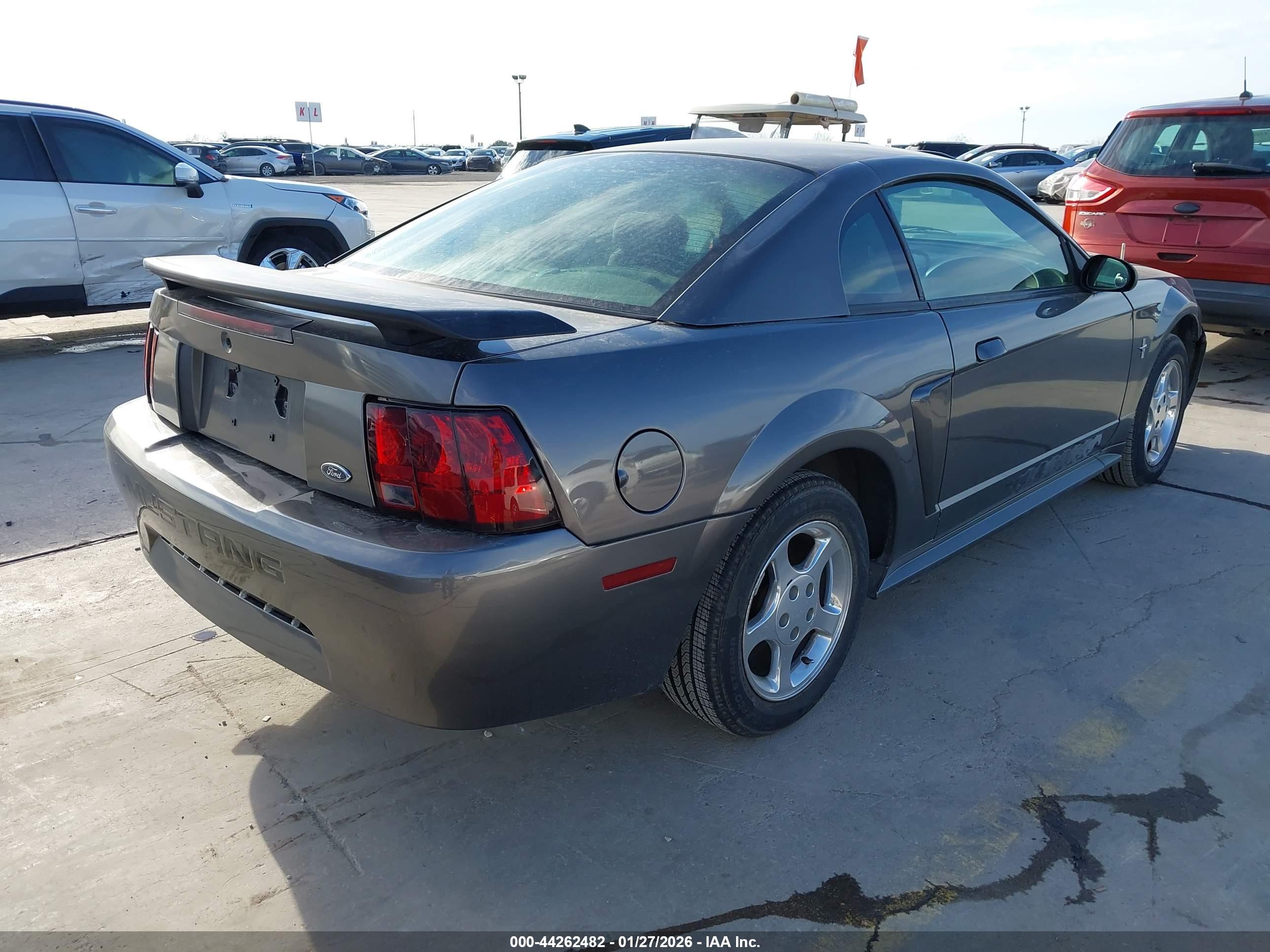 FORD MUSTANG image 4