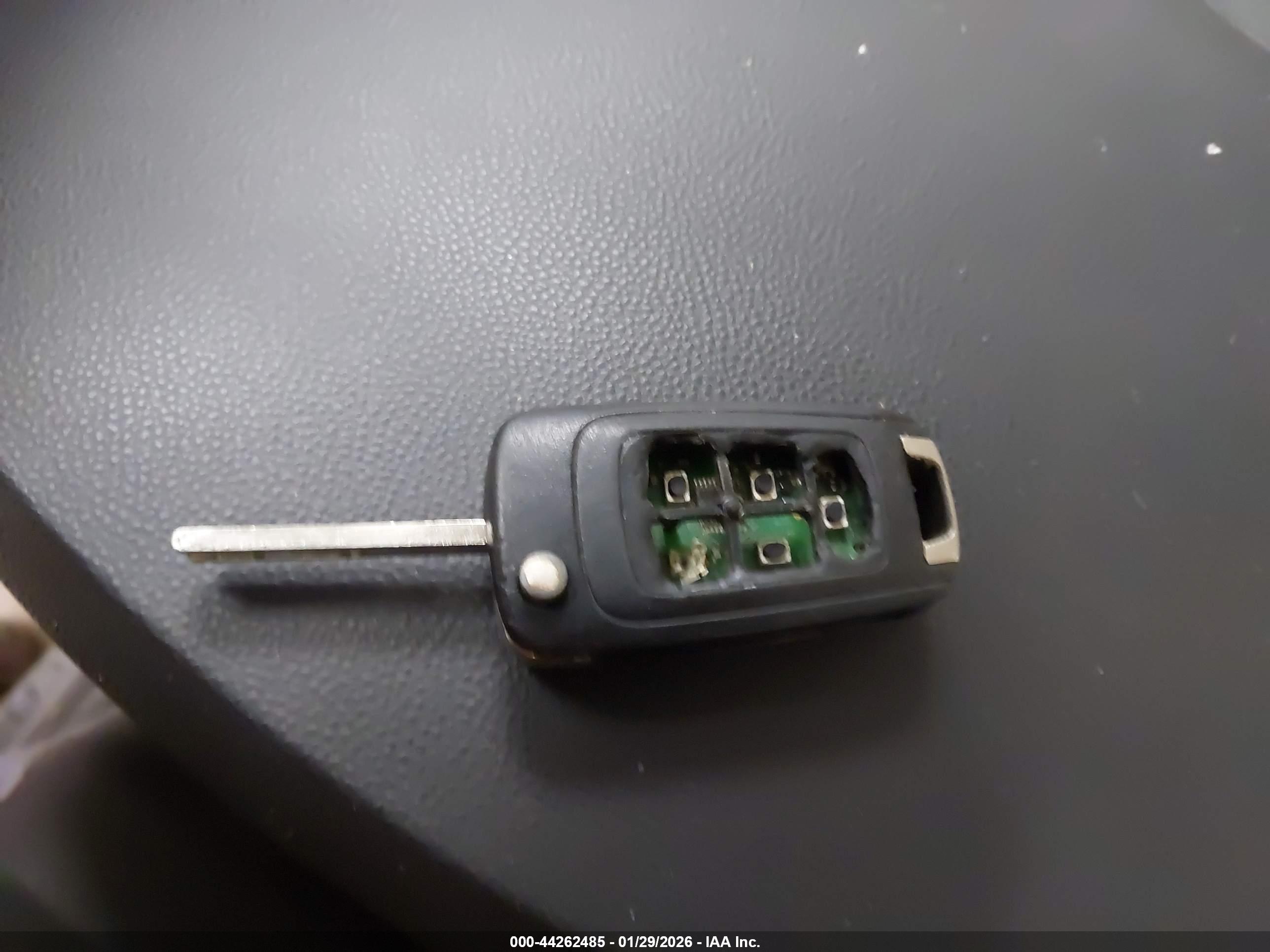 CHEVROLET EQUINOX image 11