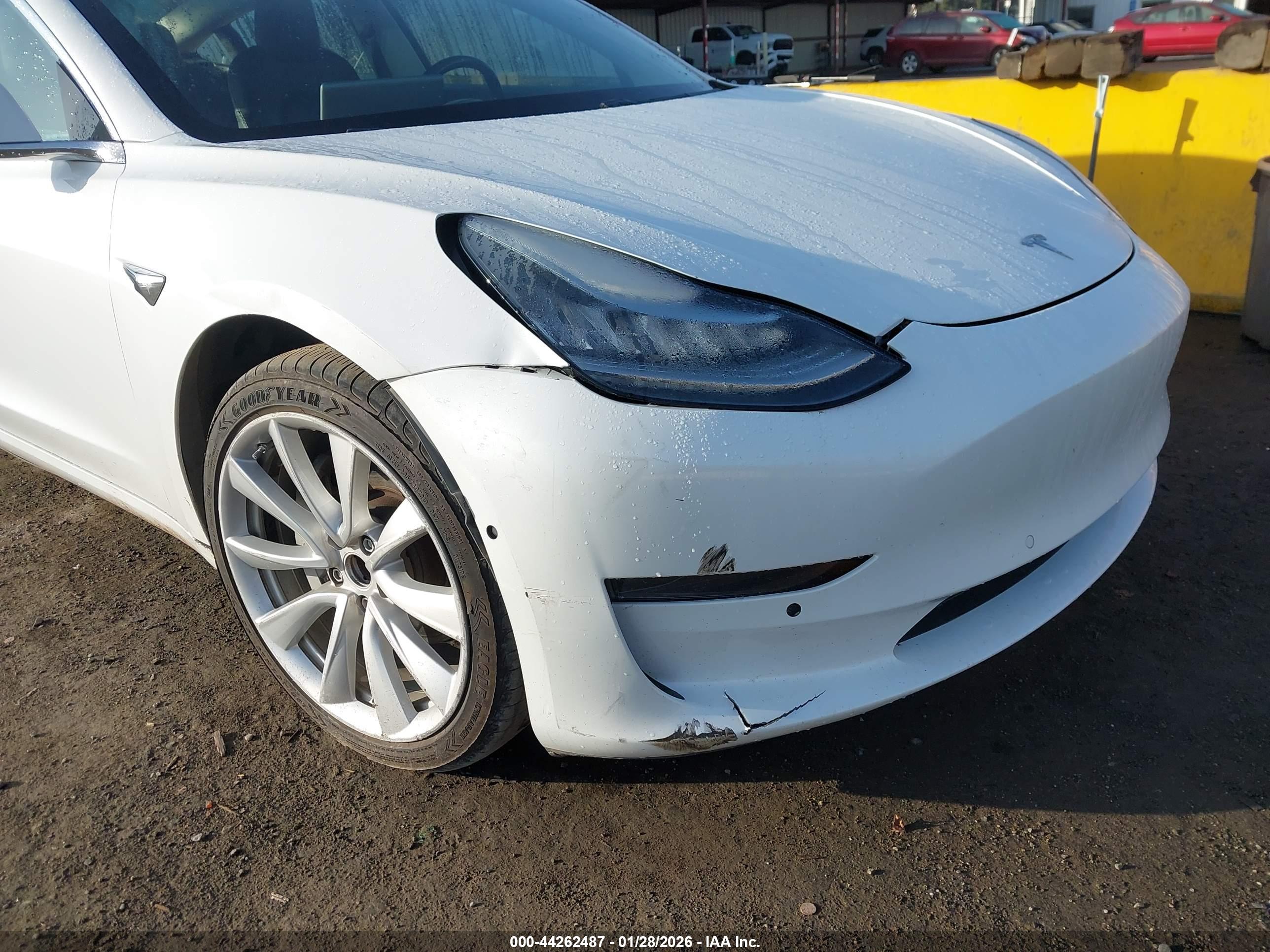 TESLA MODEL image 6