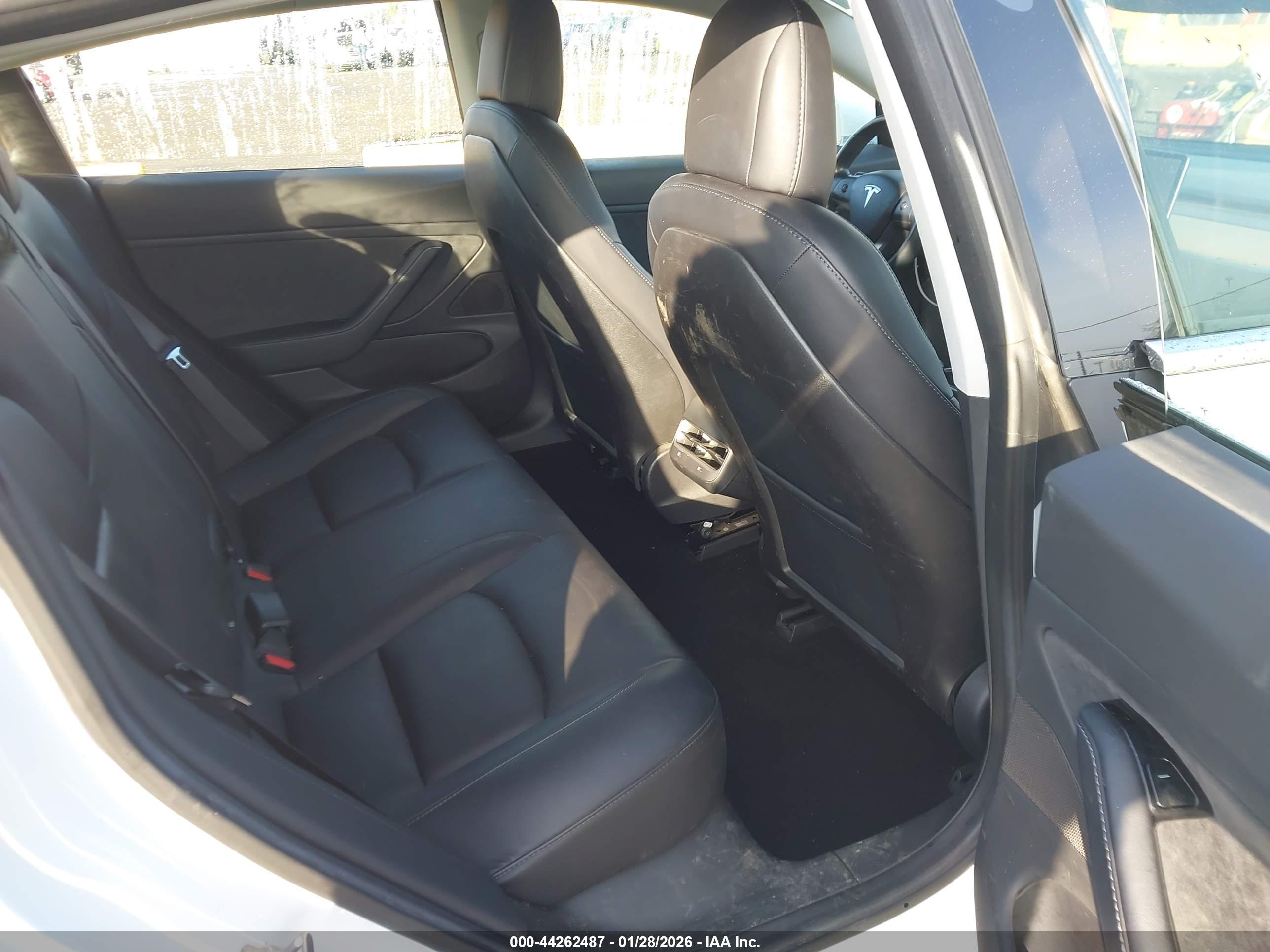 TESLA MODEL image 8