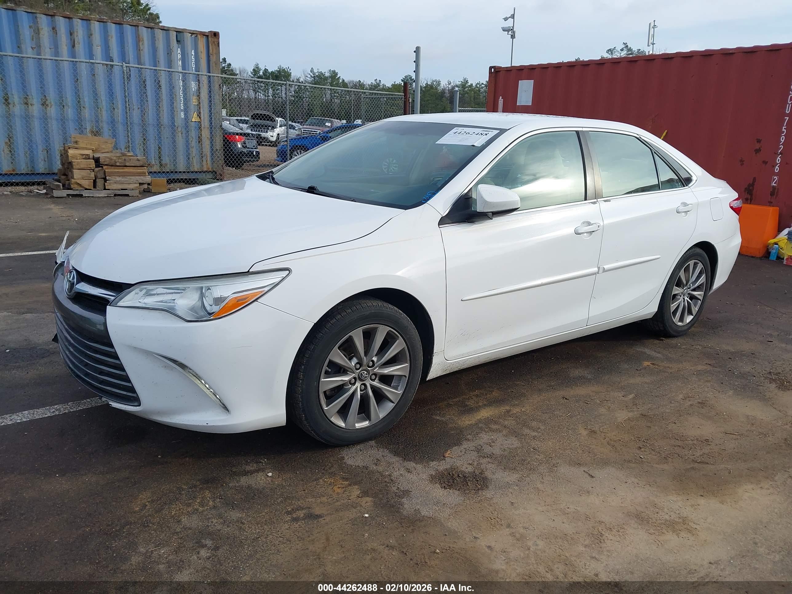 TOYOTA CAMRY image 2