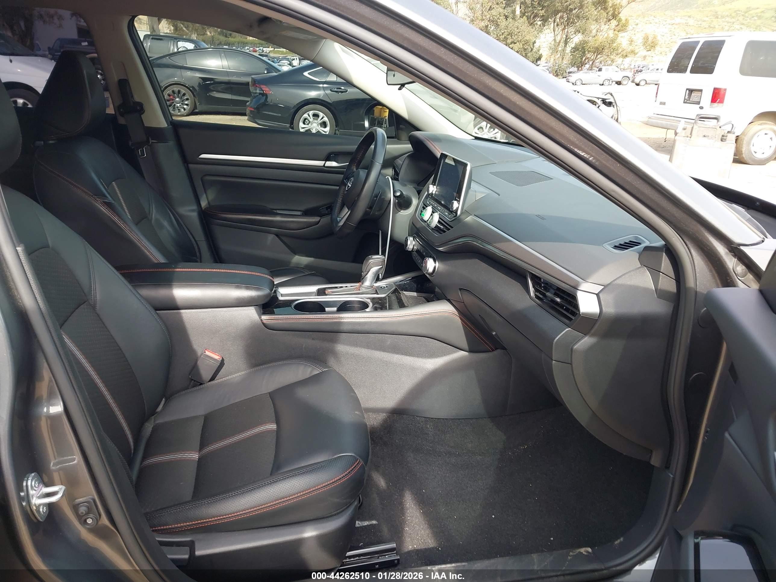 NISSAN ALTIMA image 5