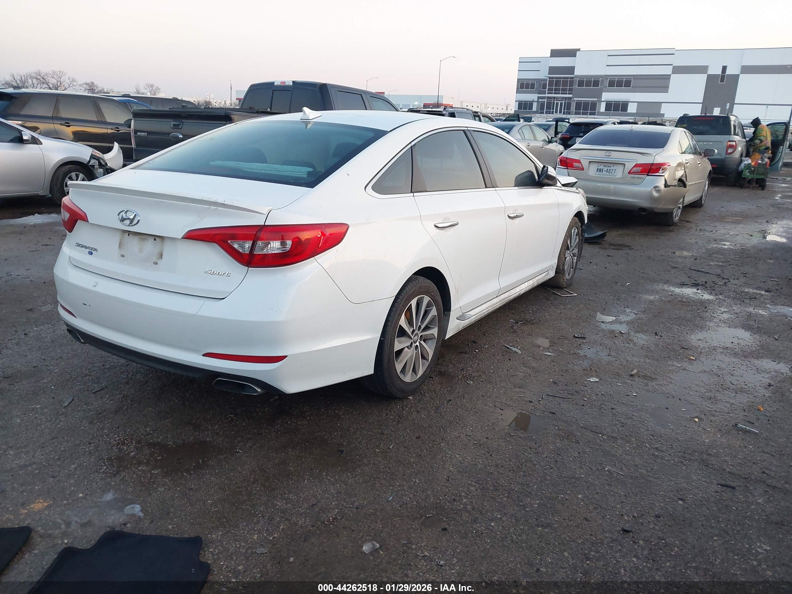 HYUNDAI SONATA image 4
