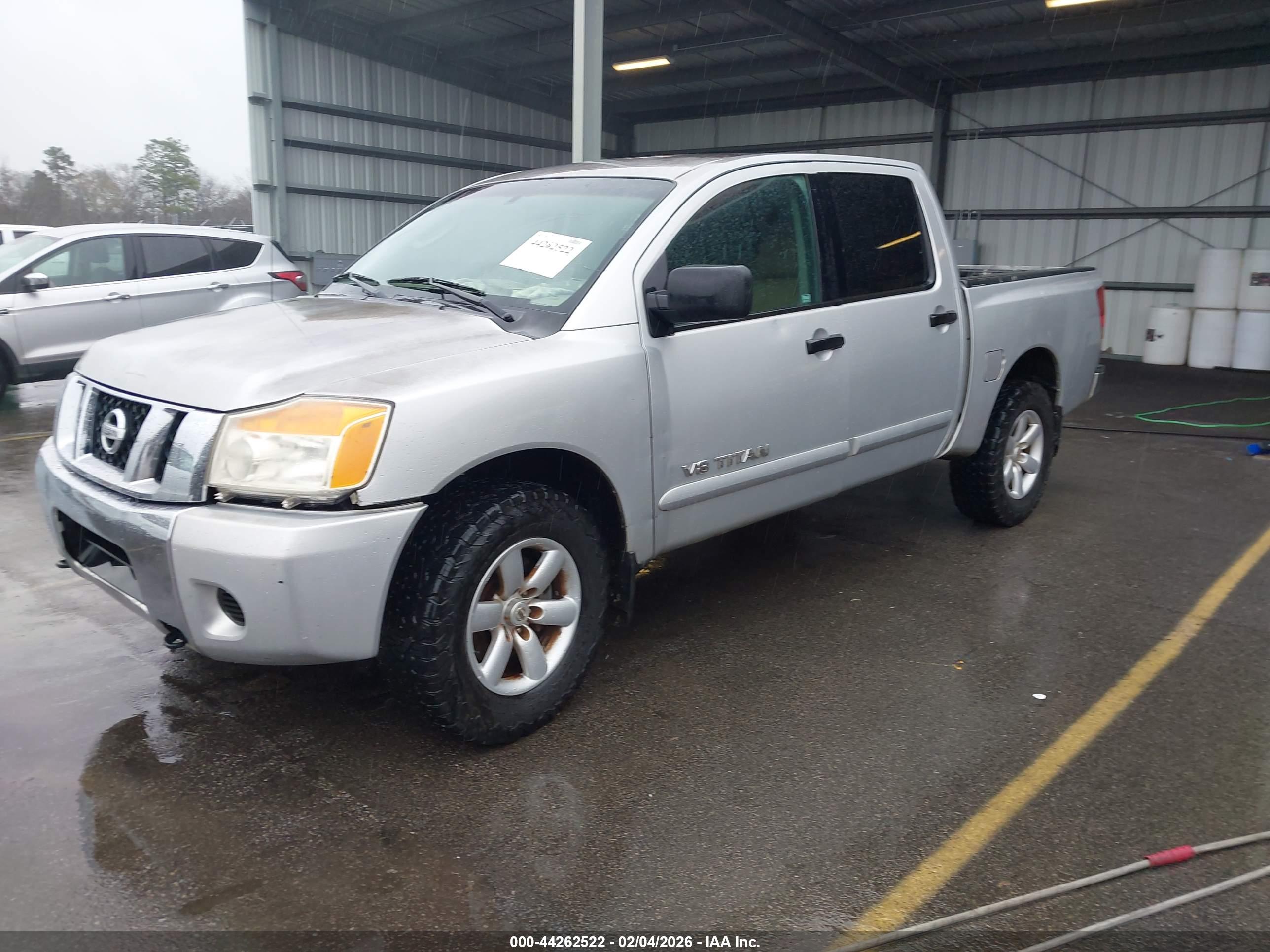 NISSAN TITAN image 2