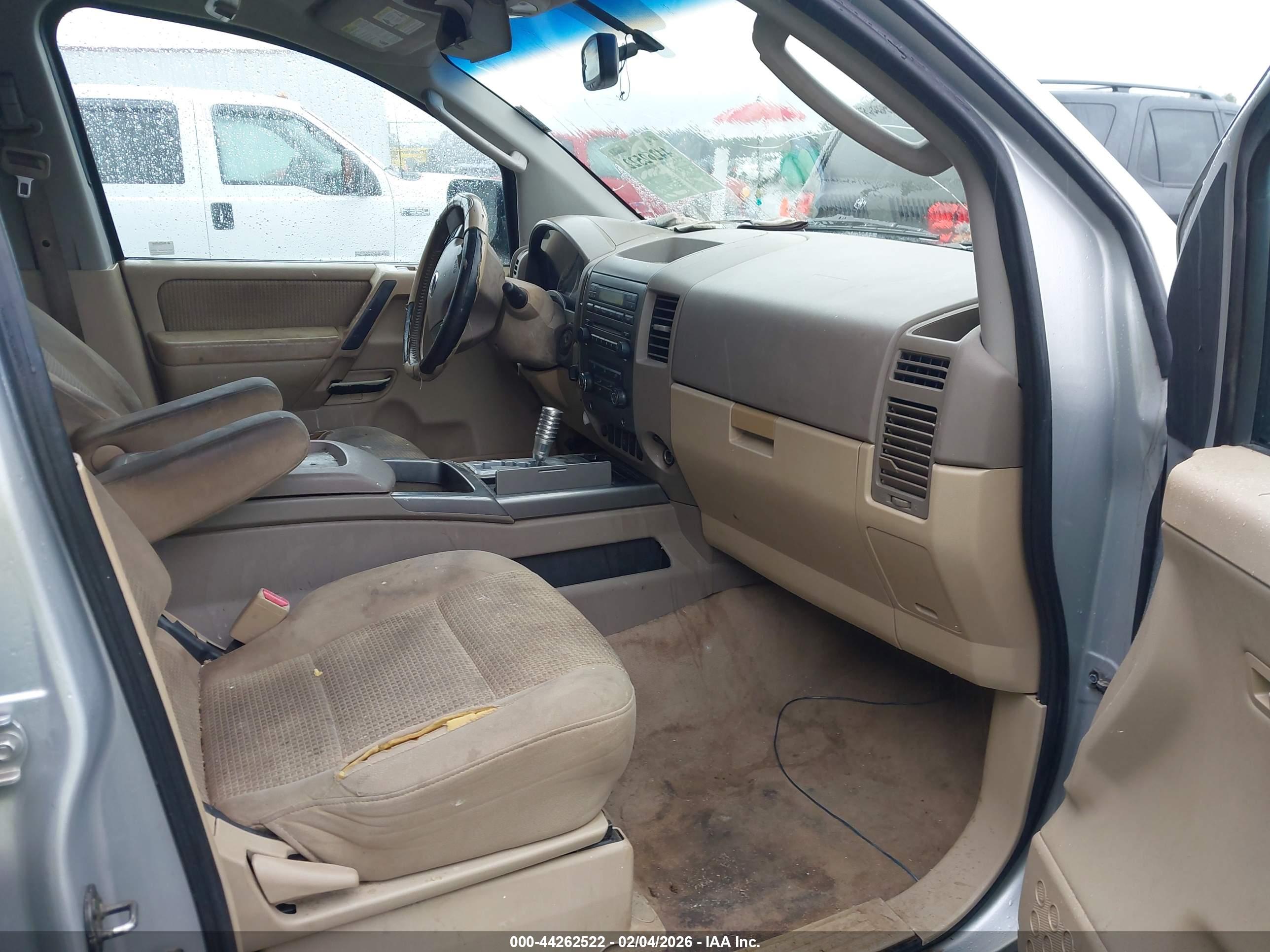 NISSAN TITAN image 5