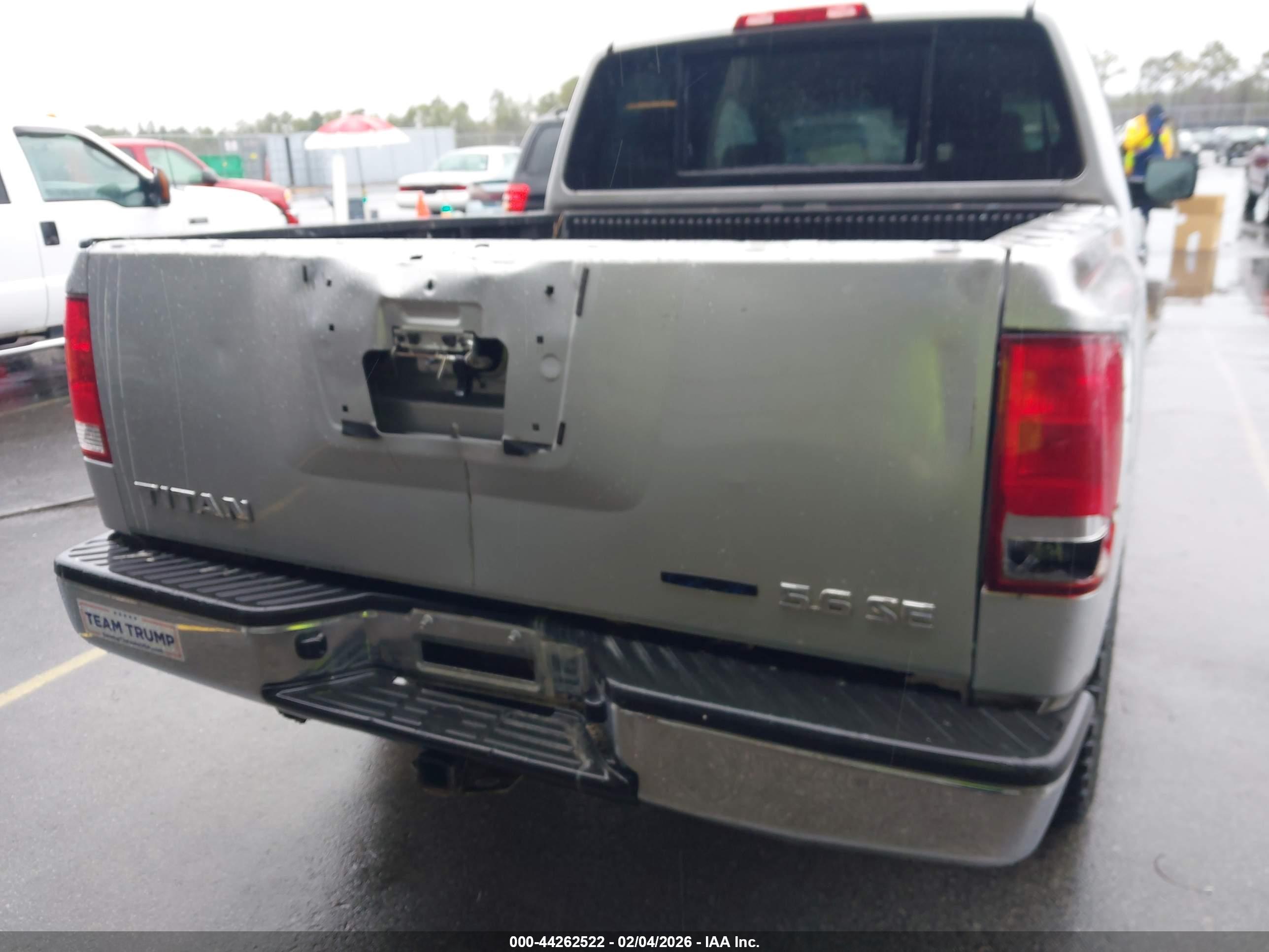 NISSAN TITAN image 6