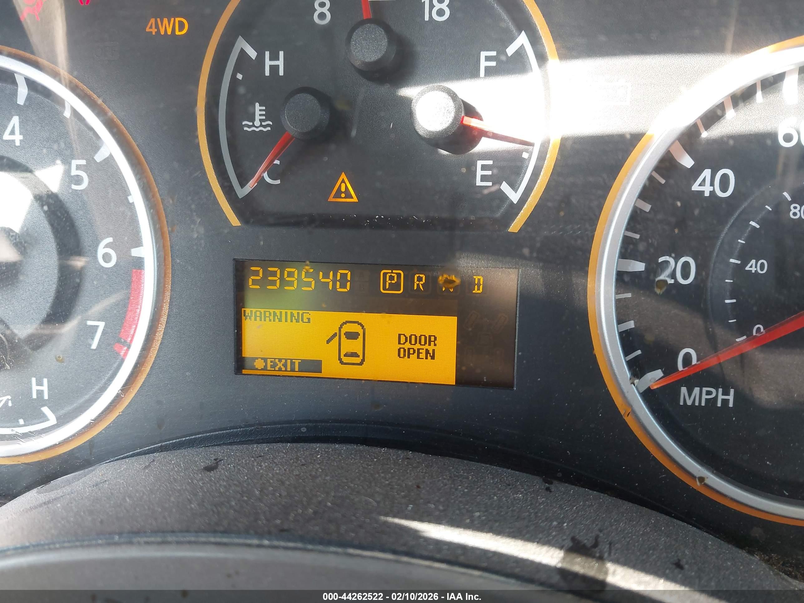 NISSAN TITAN image 7