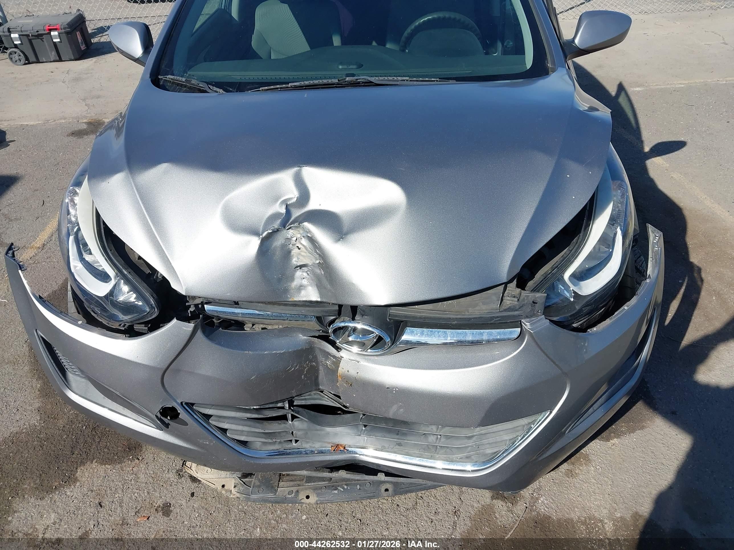 HYUNDAI ELANTRA image 6