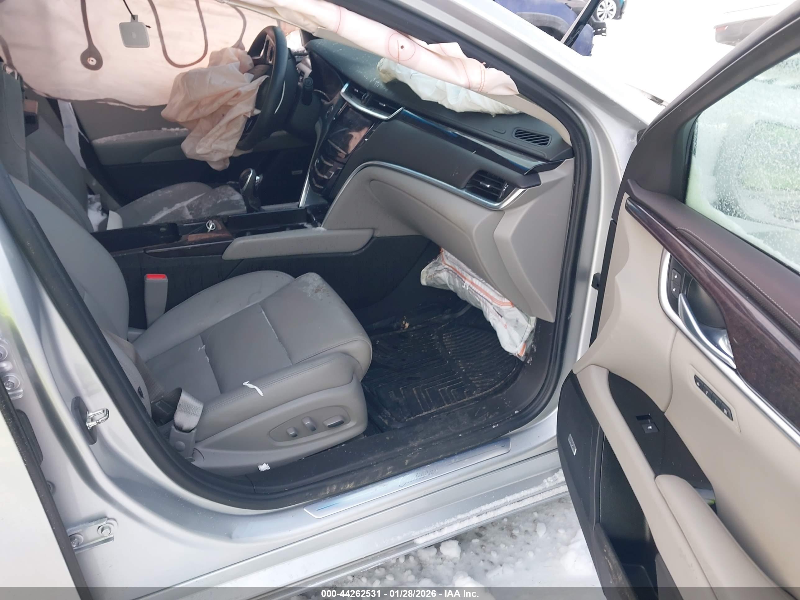 CADILLAC XTS image 5