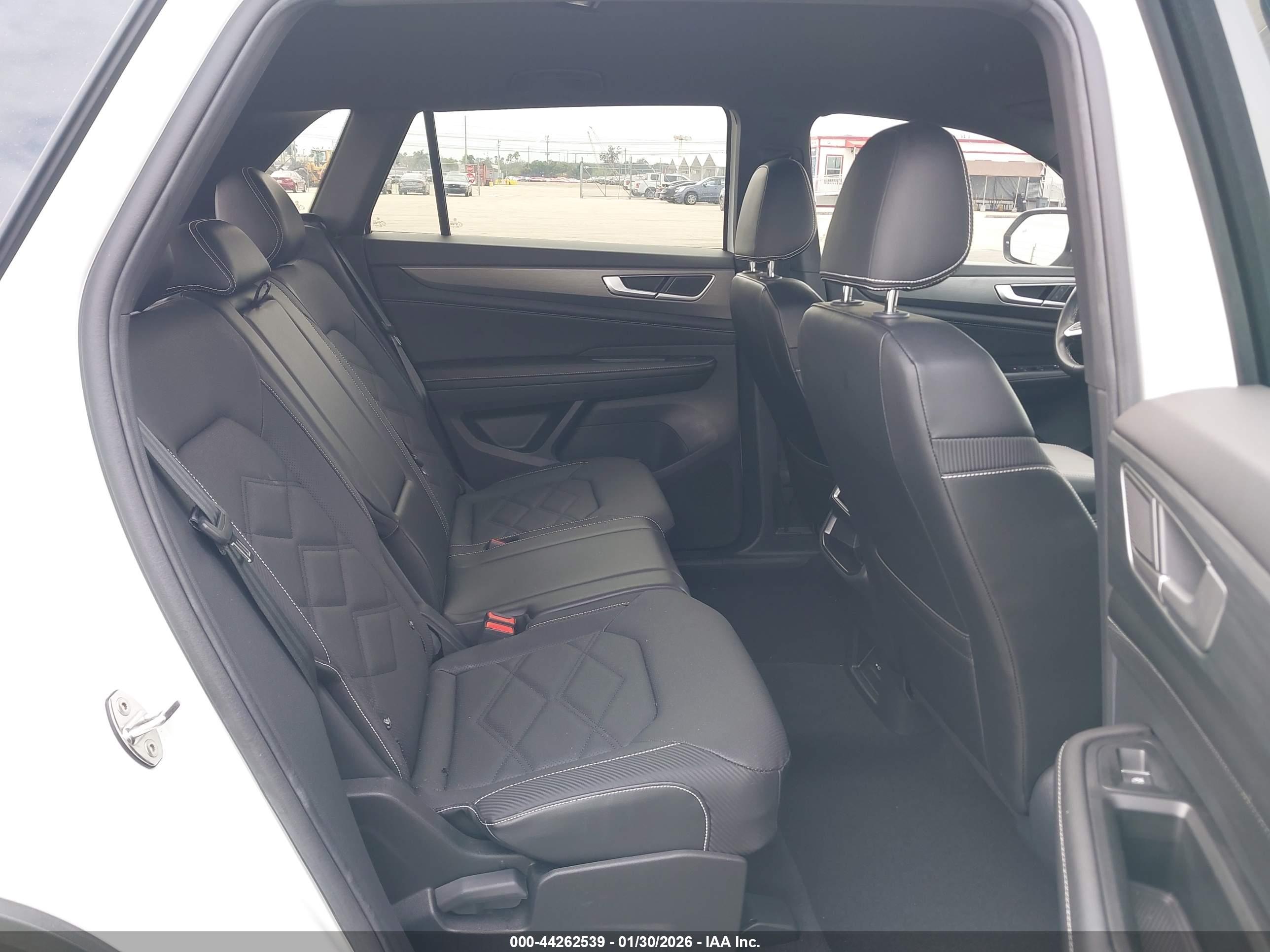 VOLKSWAGEN ATLAS image 8
