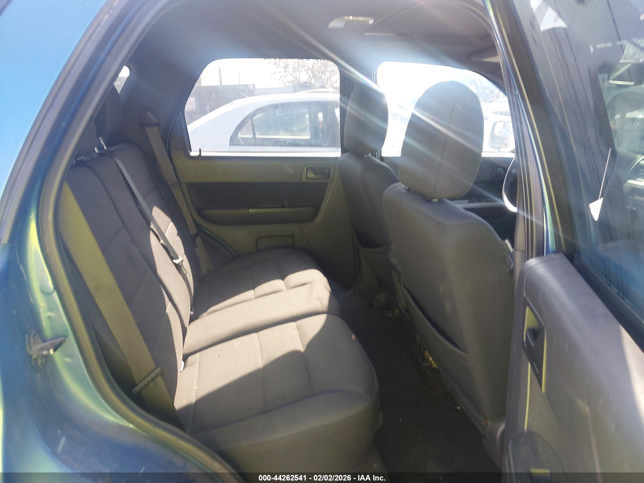 FORD ESCAPE image 8