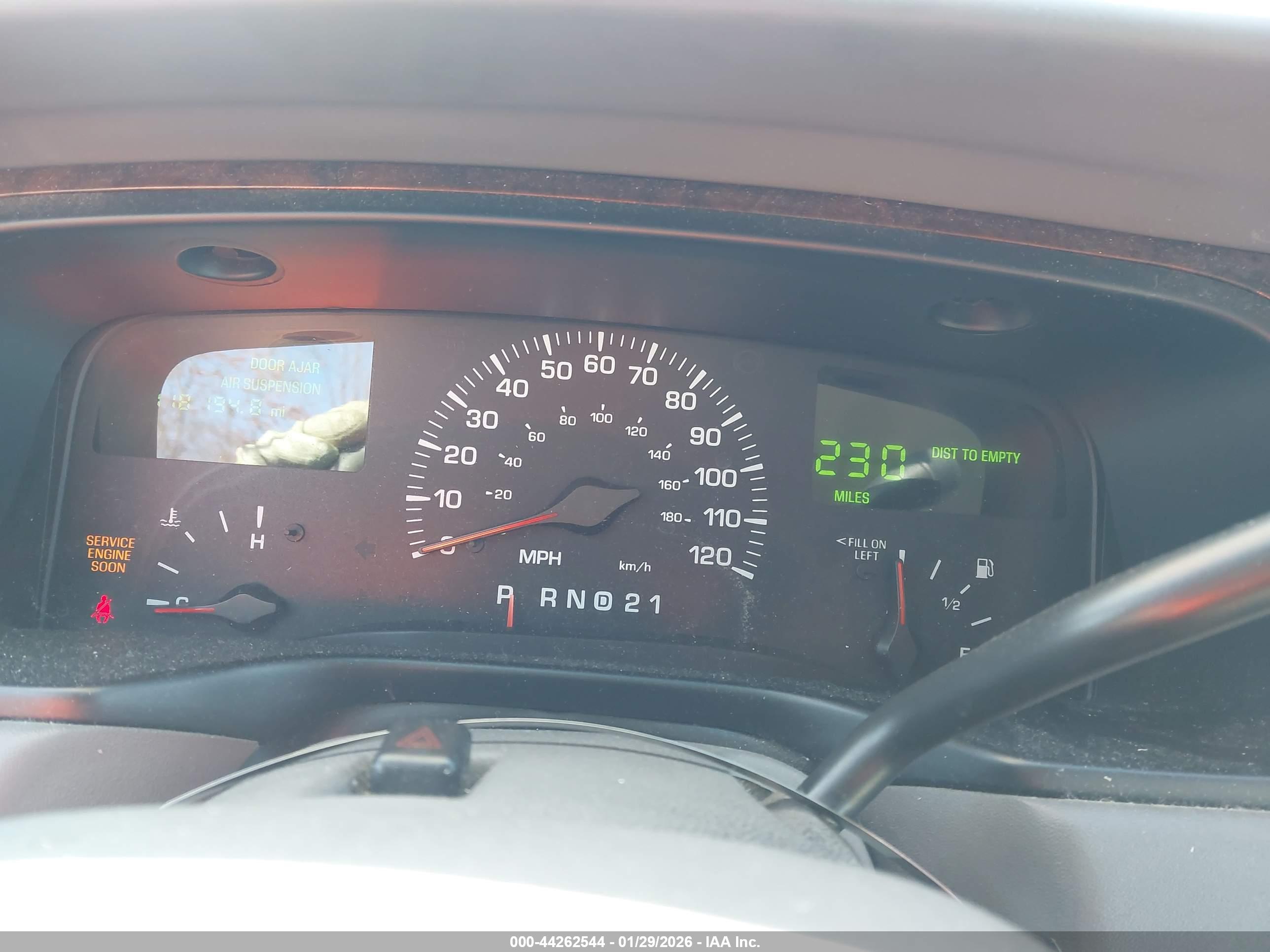LINCOLN TOWN image 7