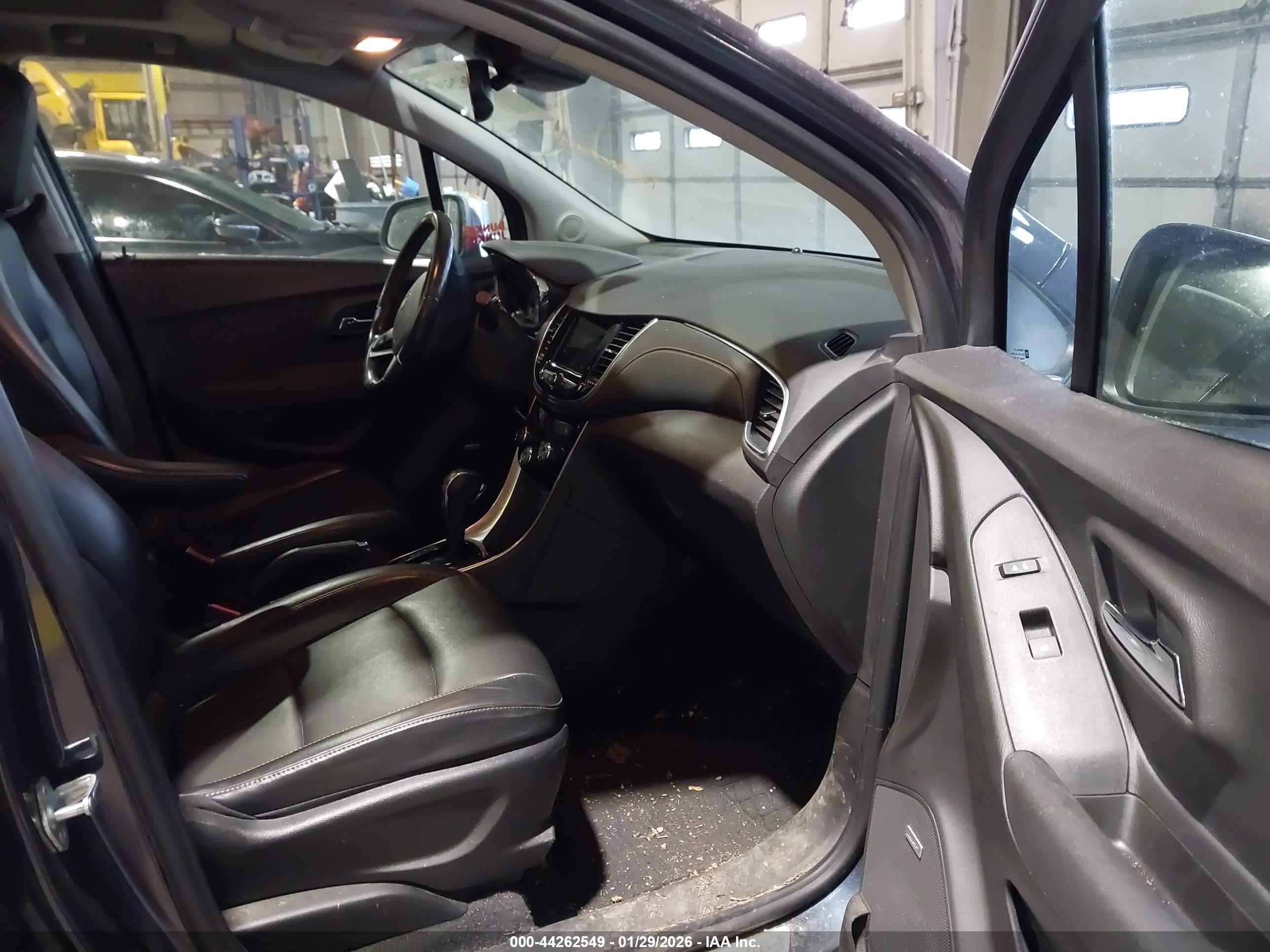 CHEVROLET TRAX image 5