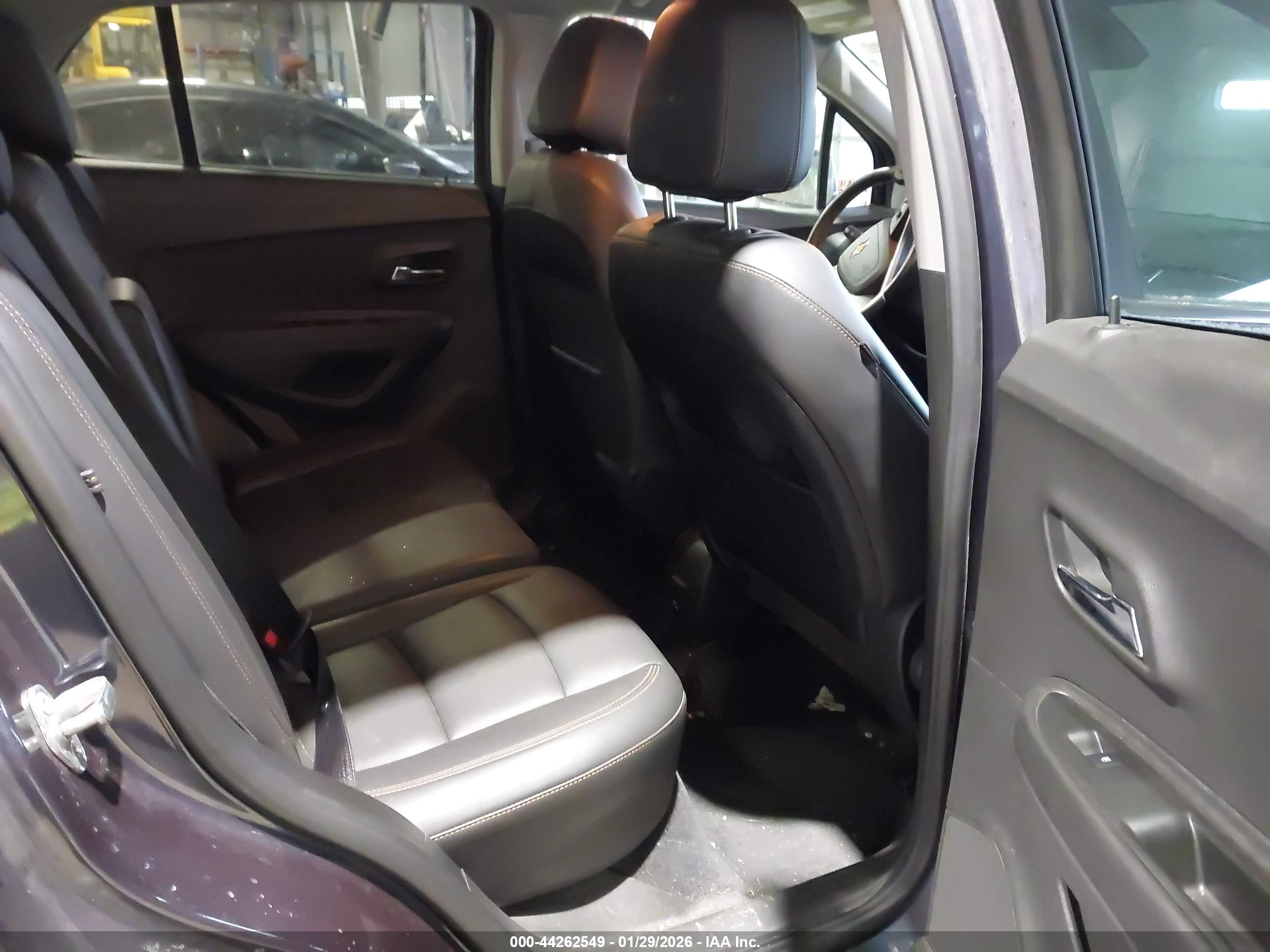 CHEVROLET TRAX image 8
