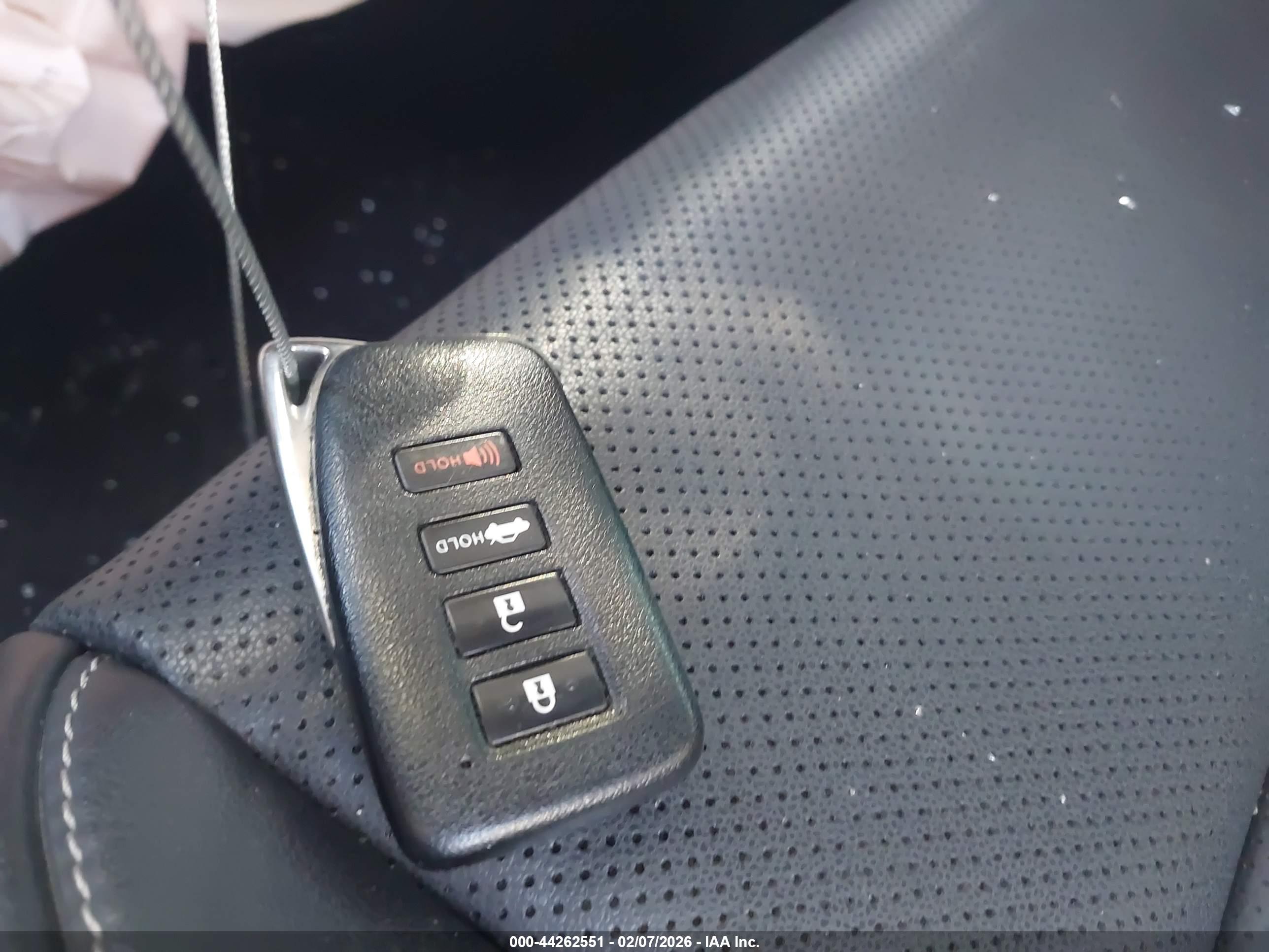 LEXUS RC image 11
