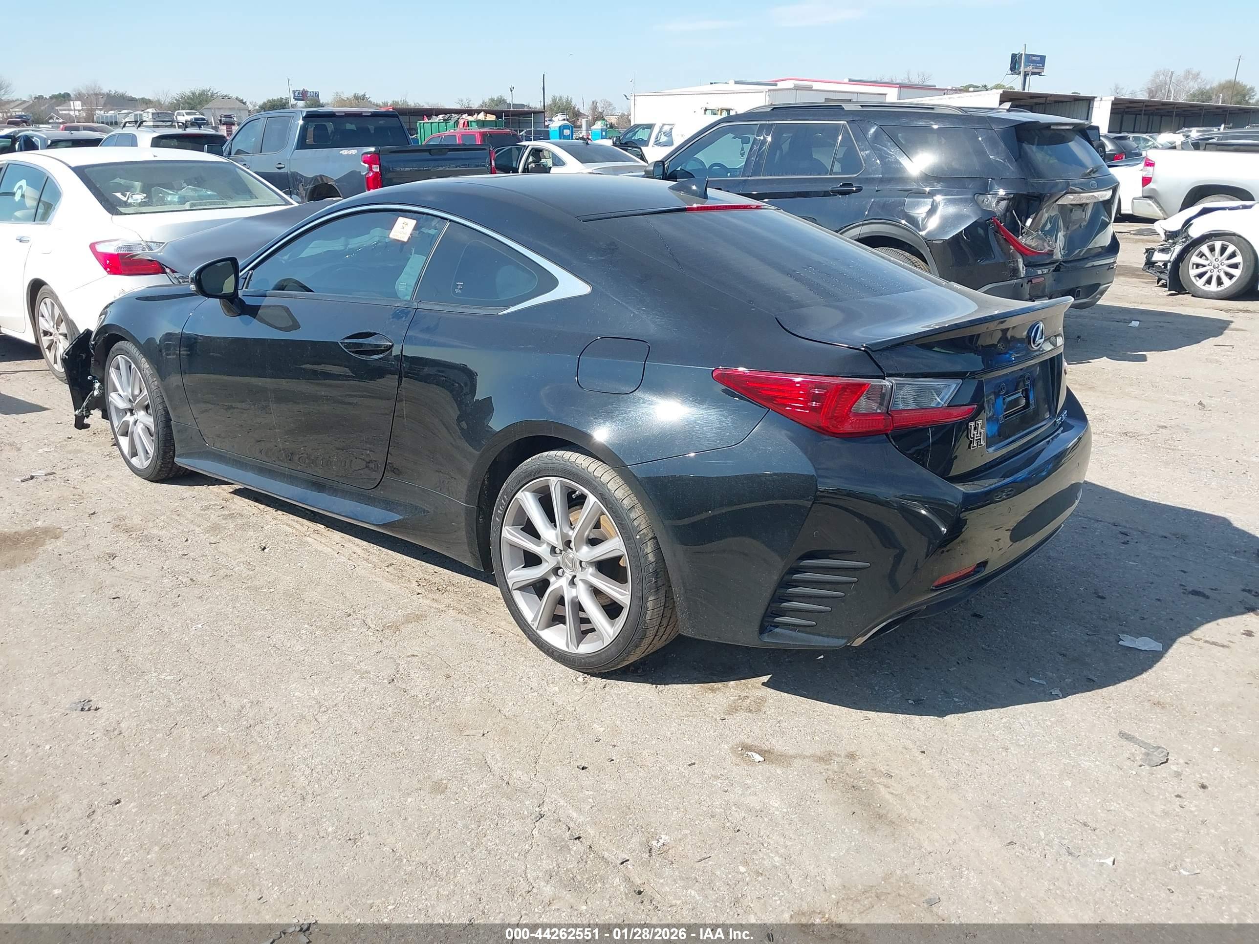 LEXUS RC image 3