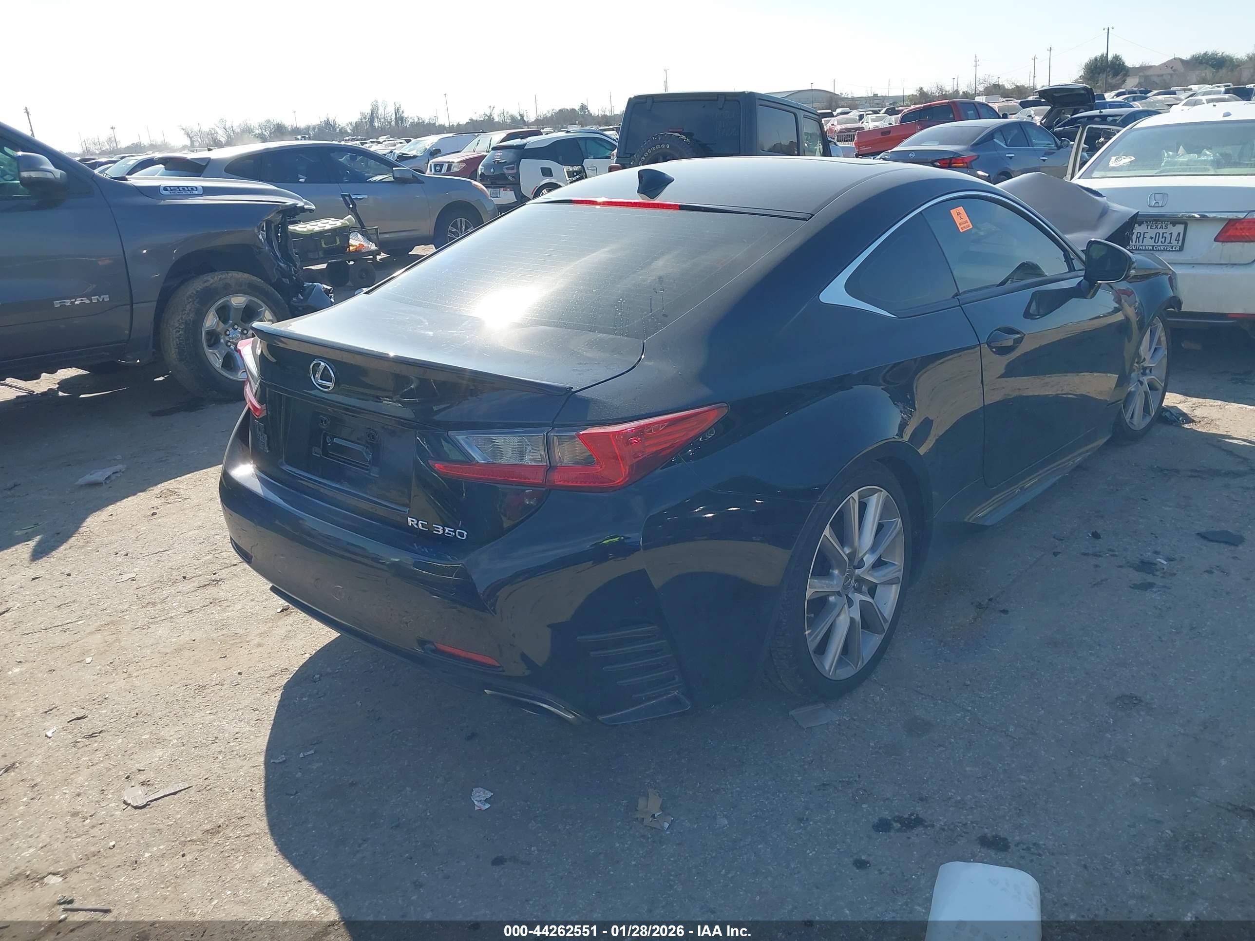 LEXUS RC image 4