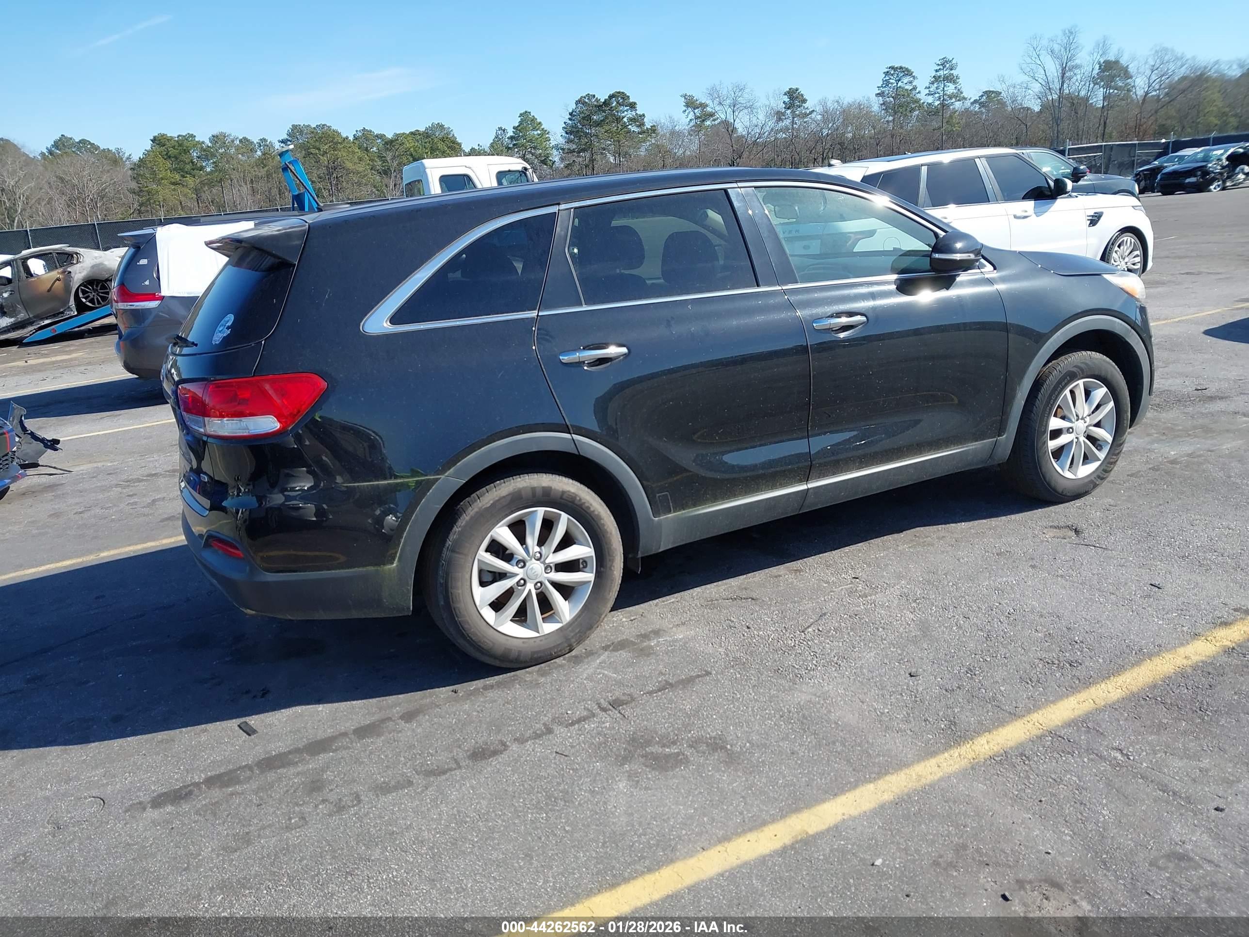 KIA SORENTO image 4