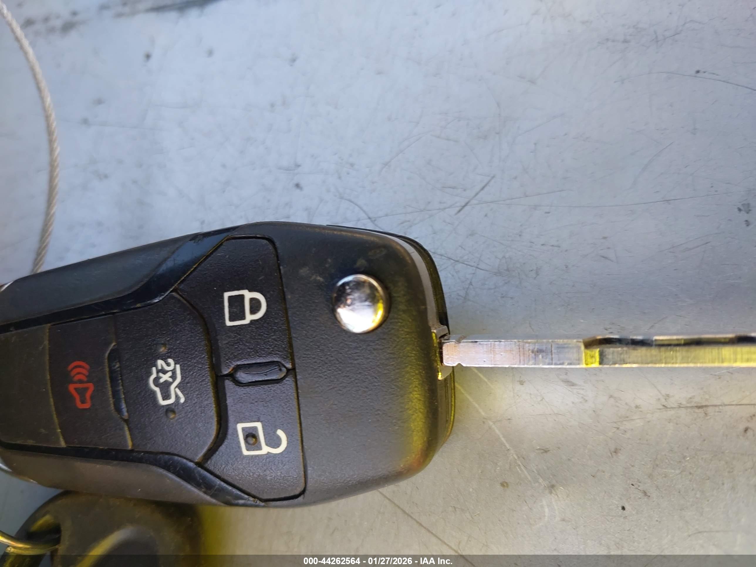 FORD FUSION image 11