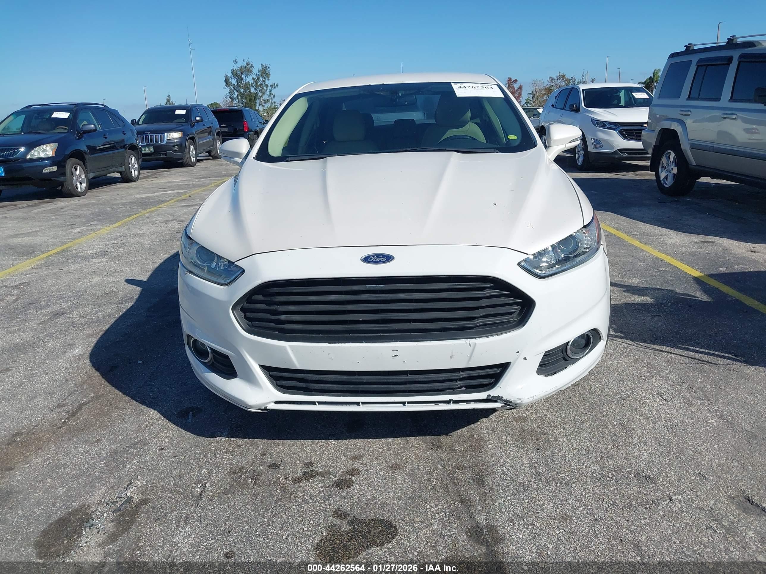 FORD FUSION image 6