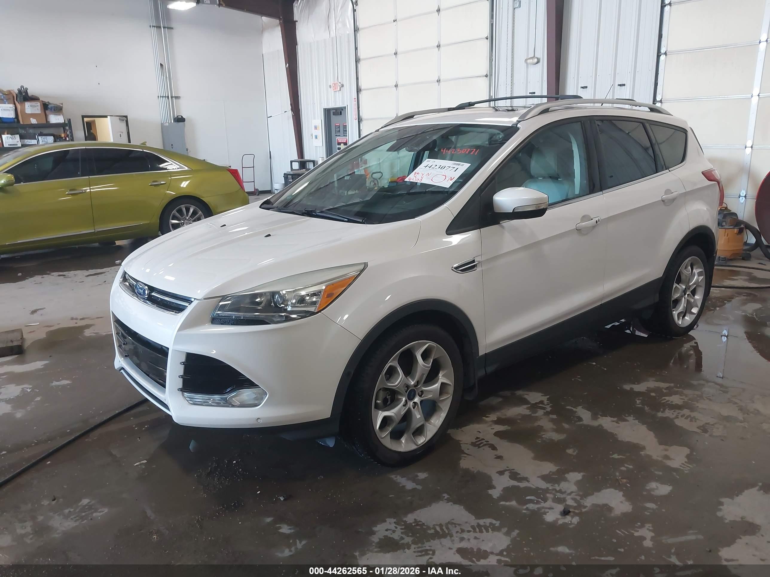 FORD ESCAPE image 2
