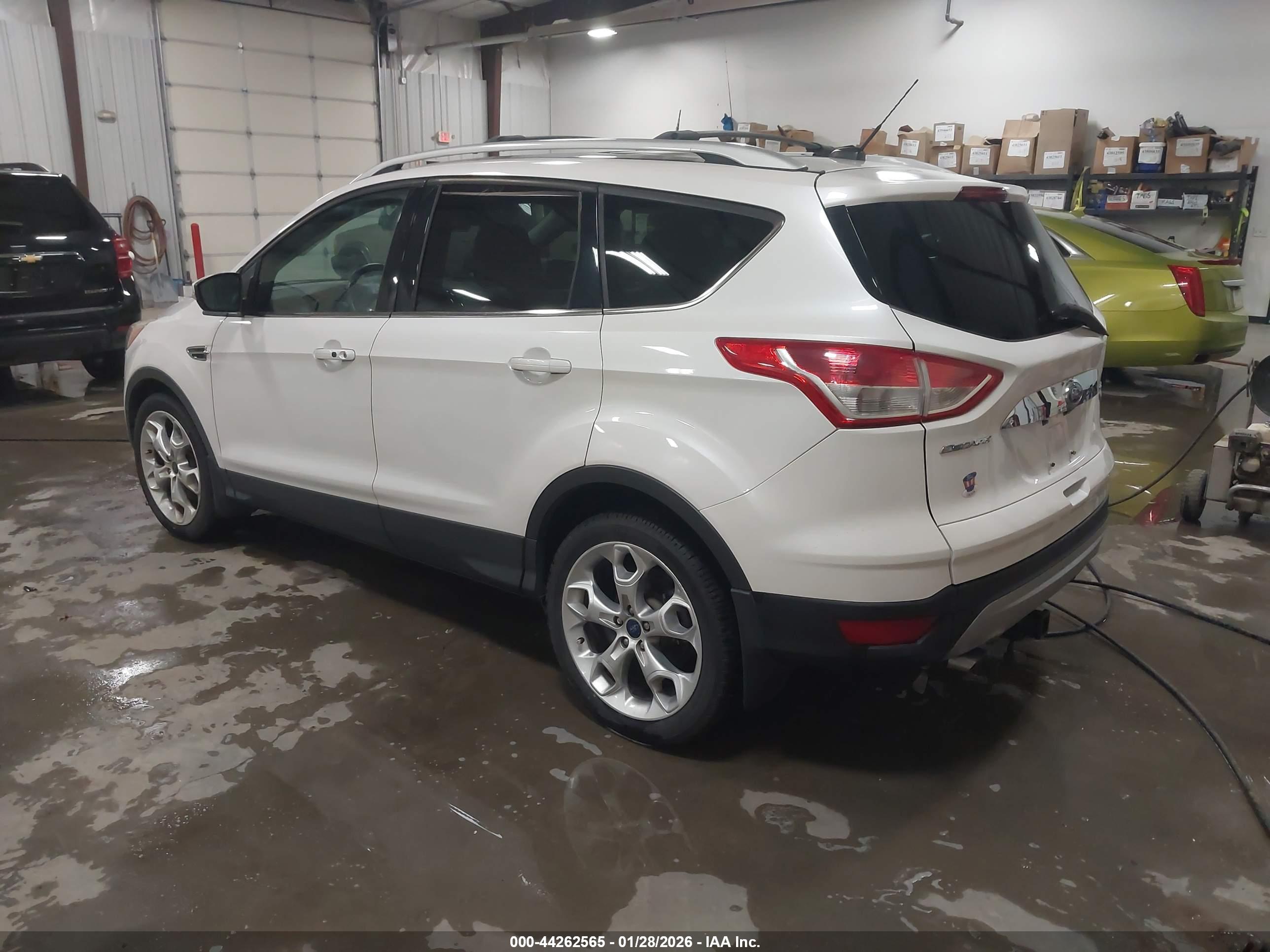 FORD ESCAPE image 3