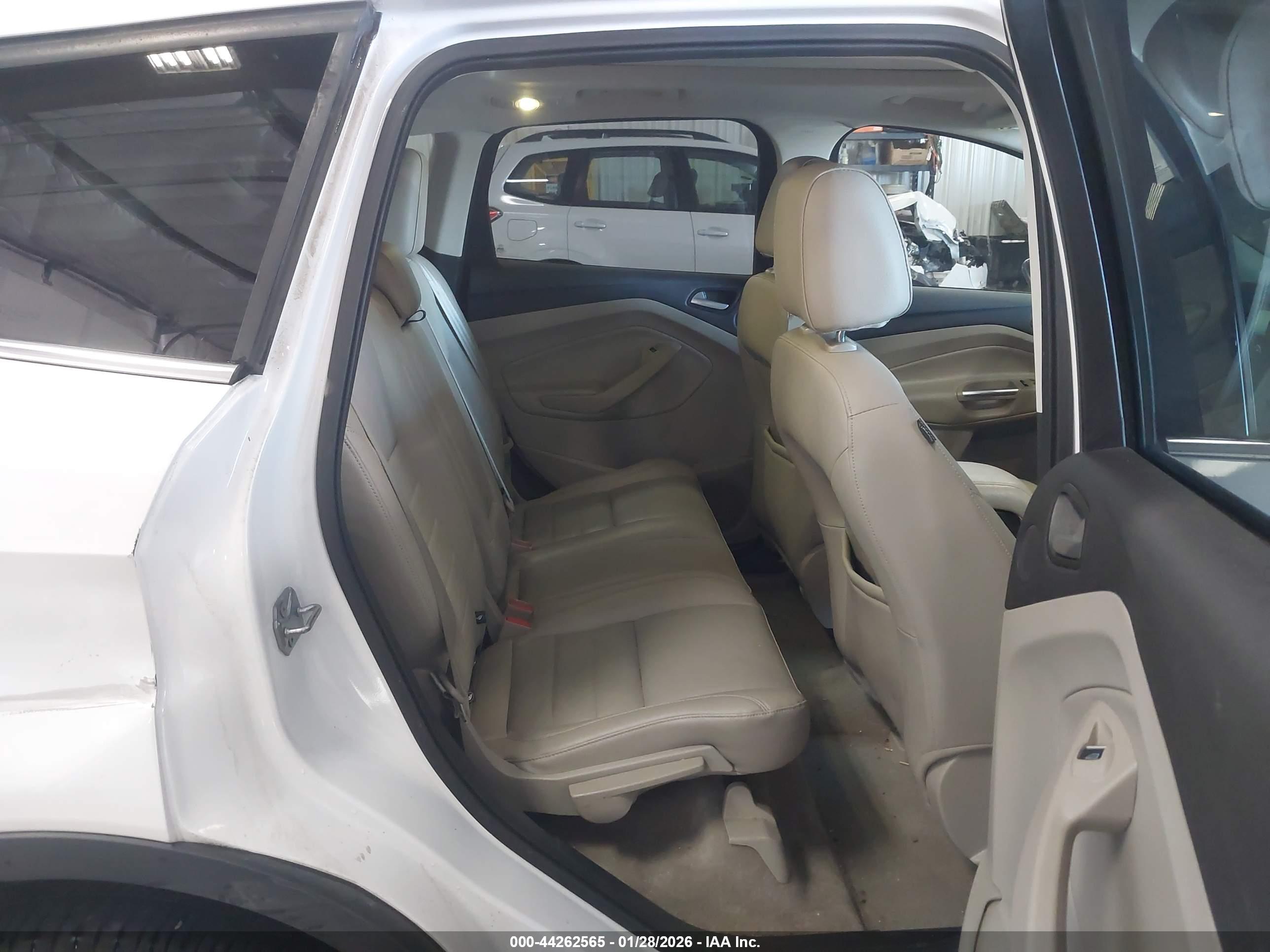 FORD ESCAPE image 8