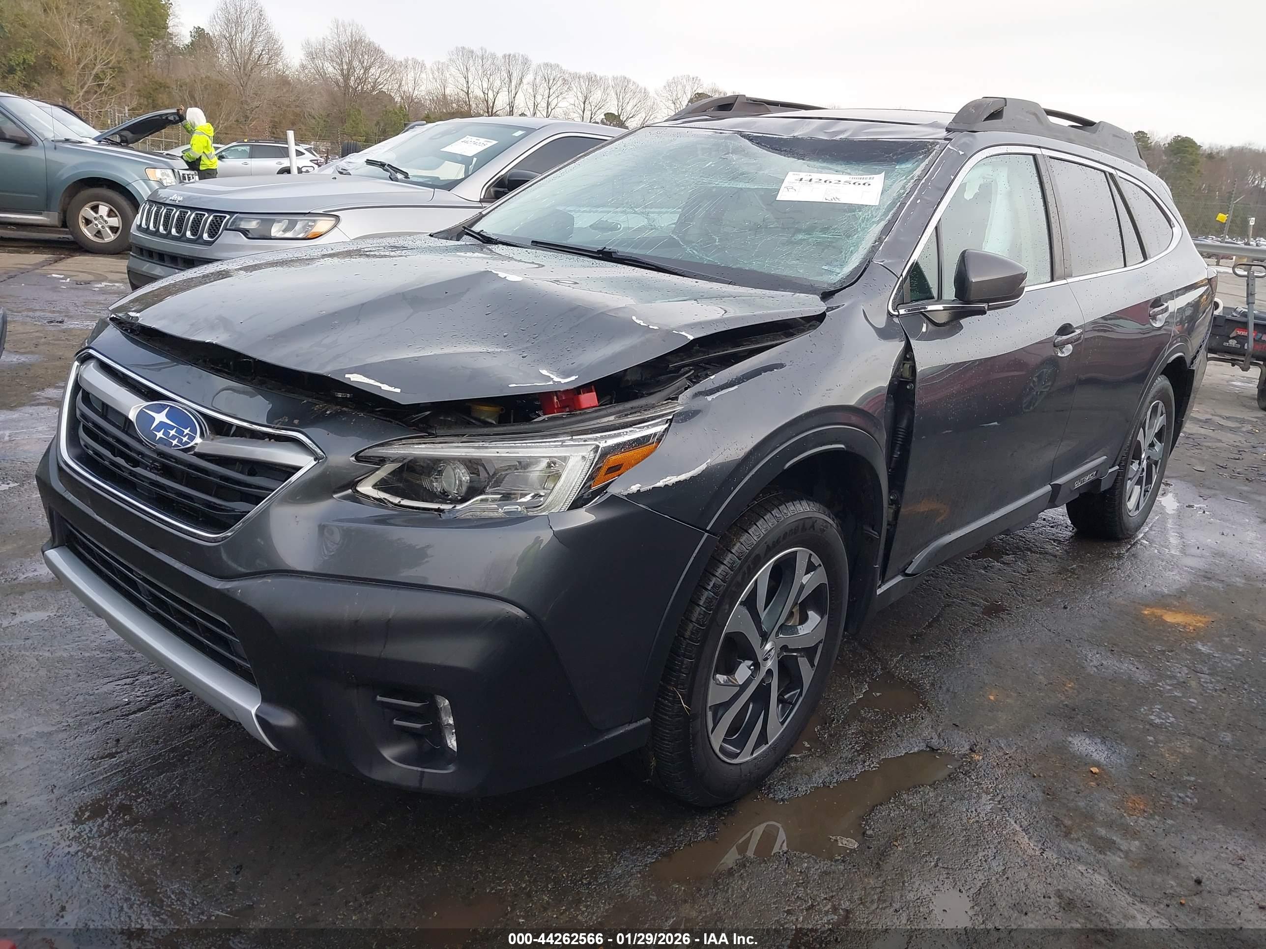 SUBARU OUTBACK image 2