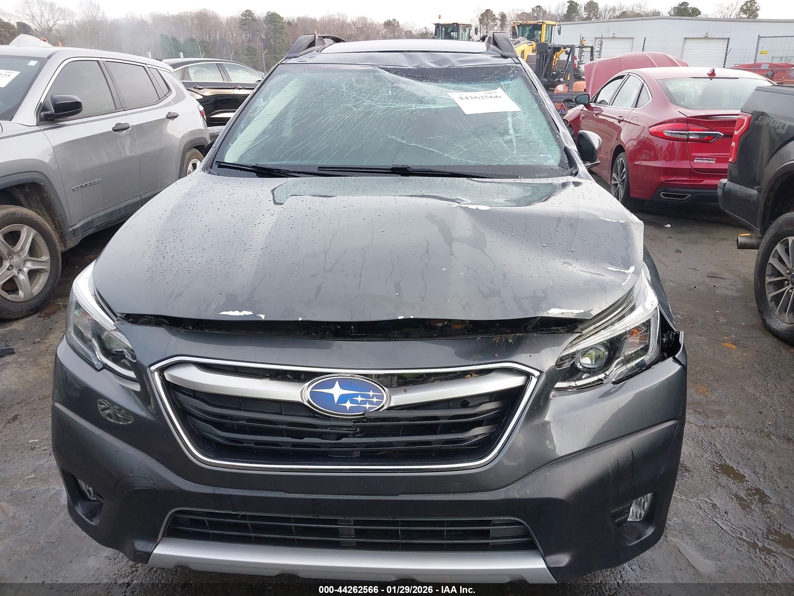 SUBARU OUTBACK image 6