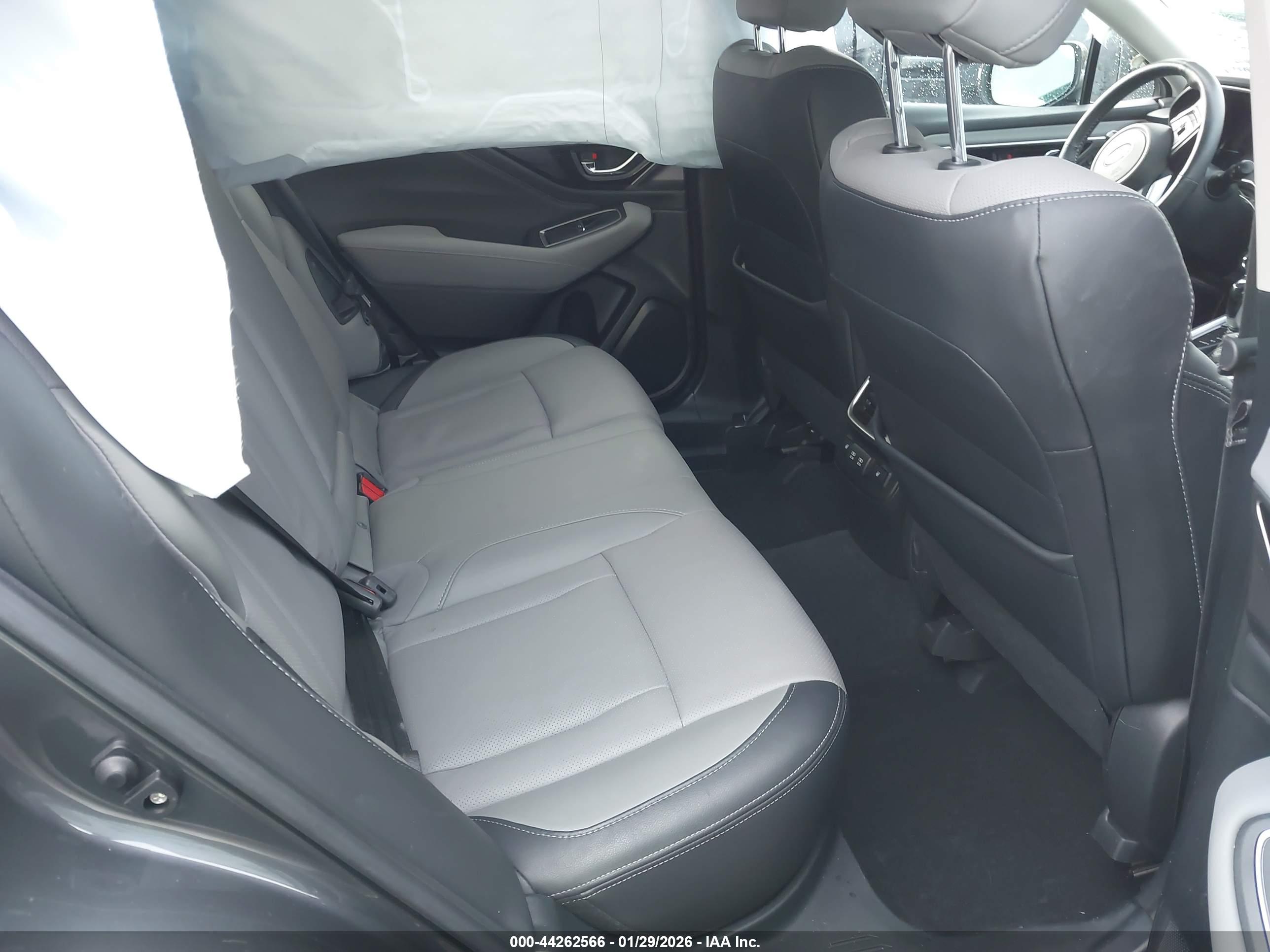 SUBARU OUTBACK image 8