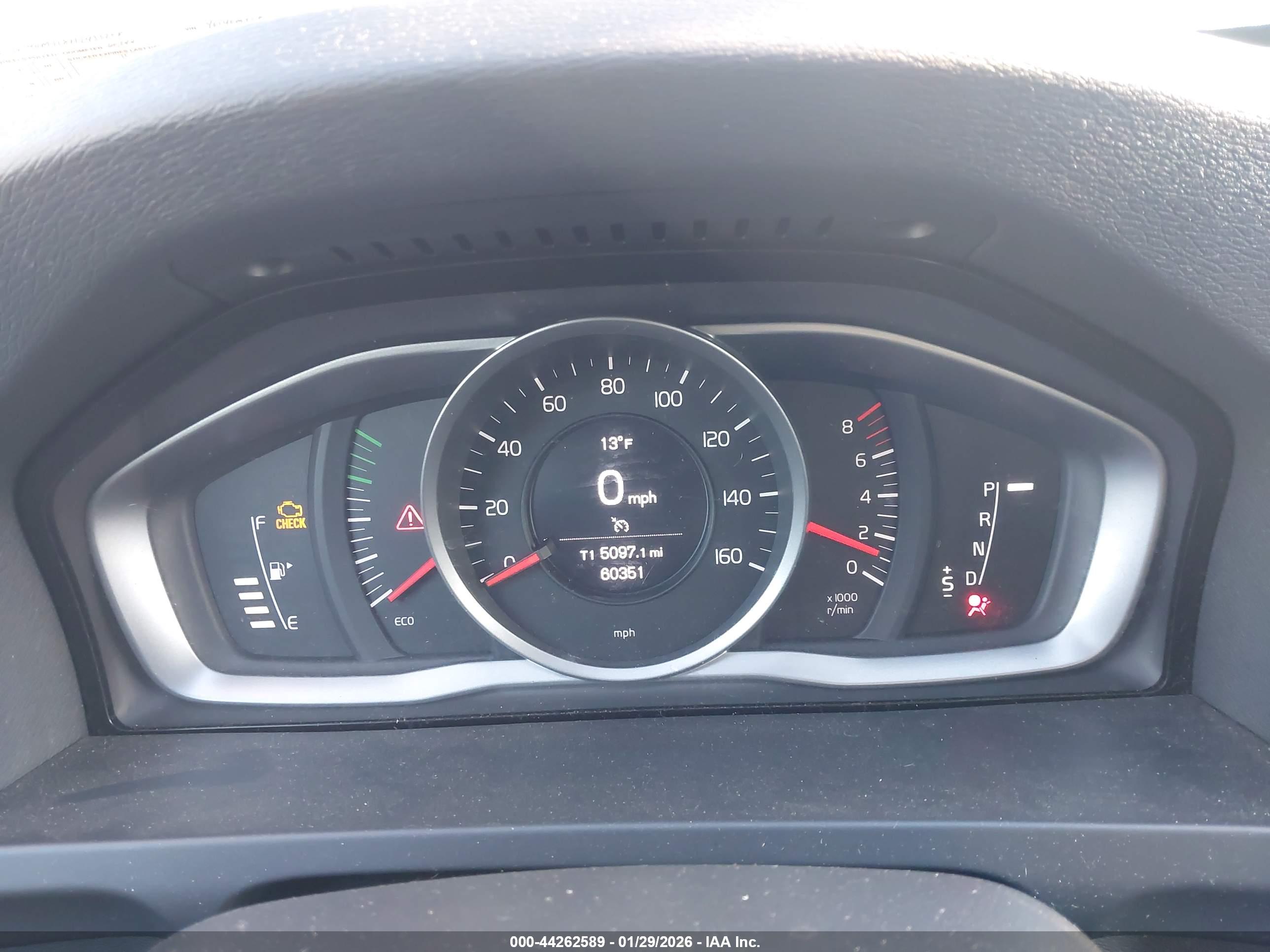 VOLVO S60 image 7