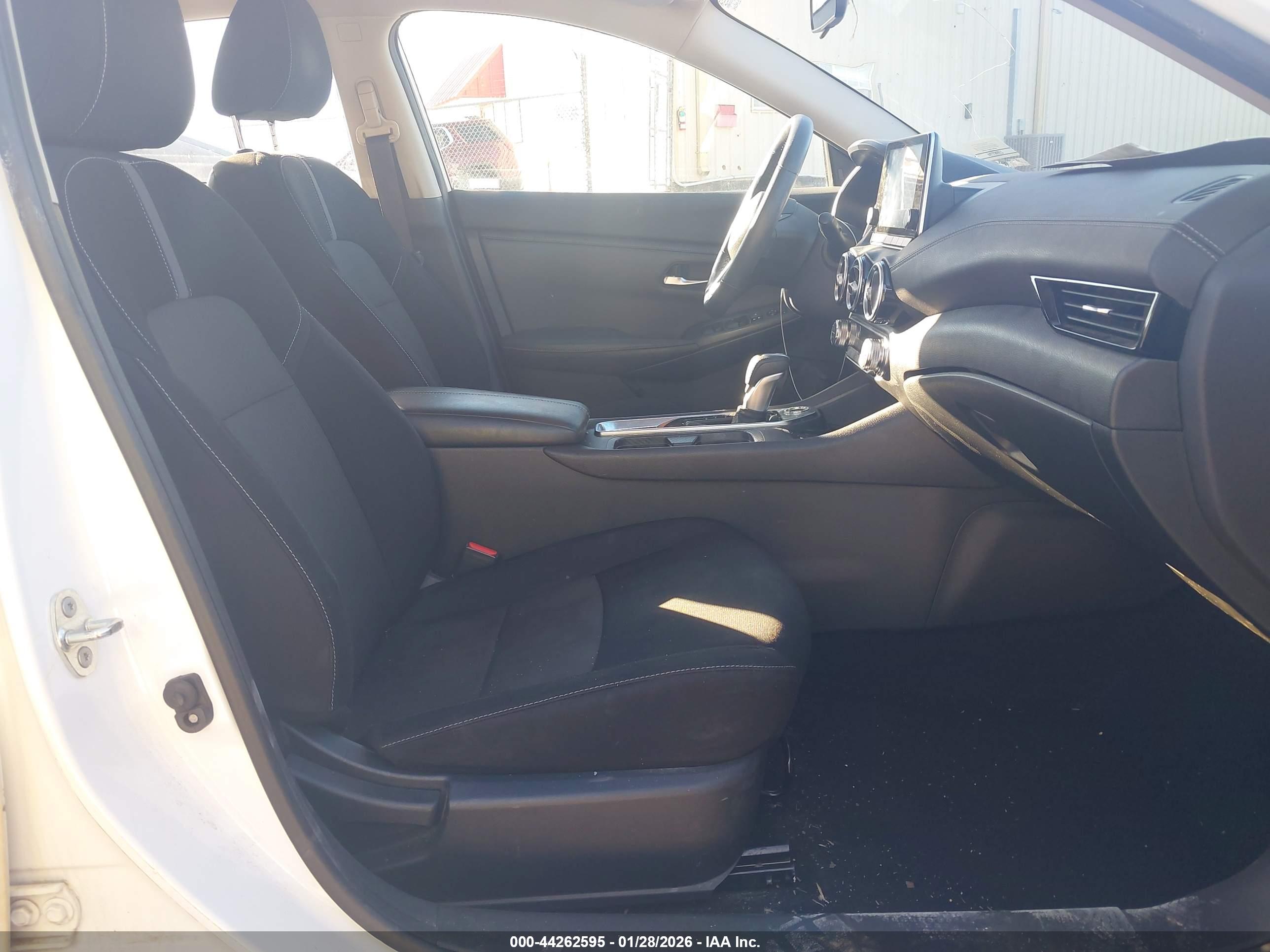 NISSAN SENTRA image 5