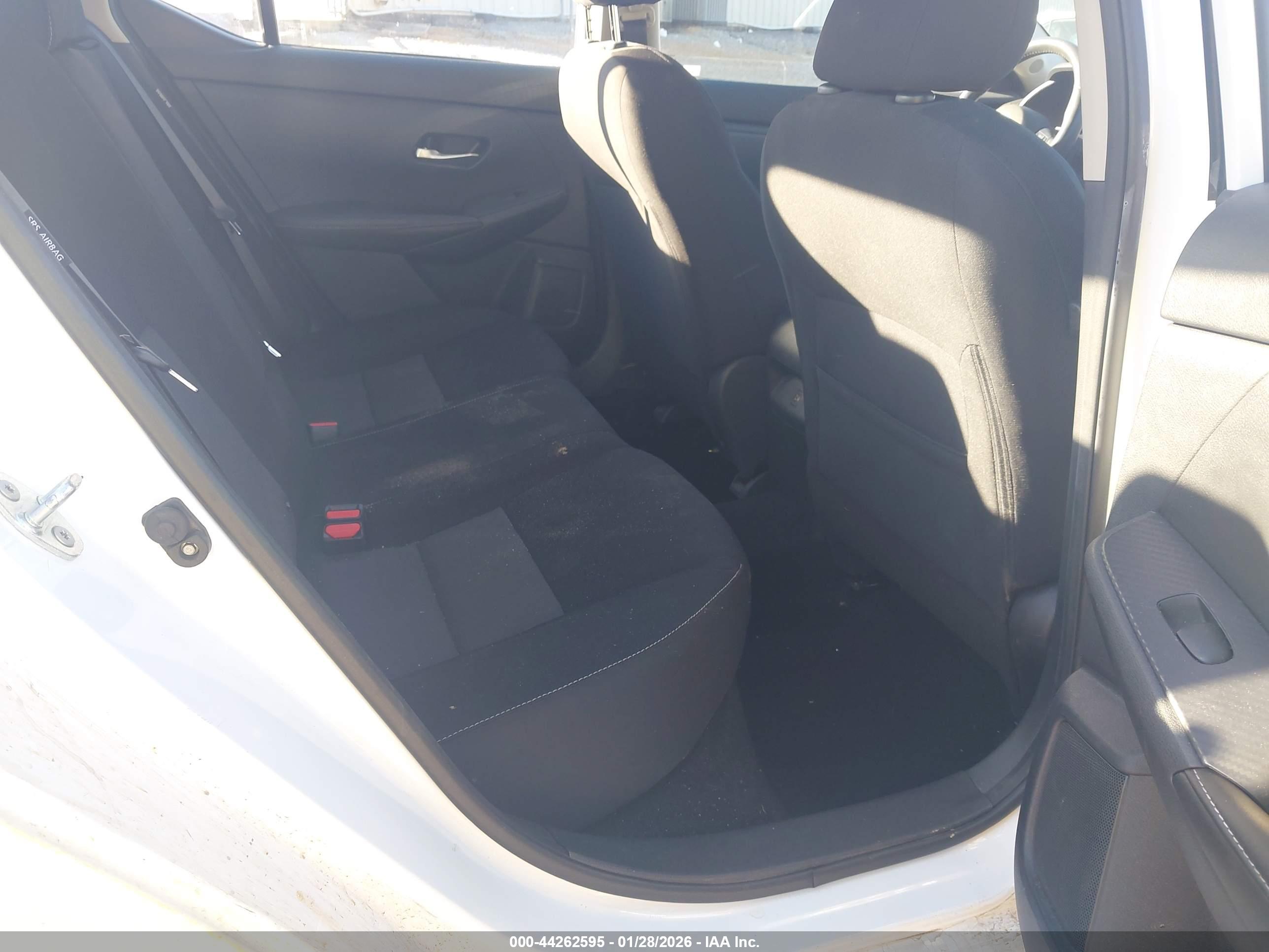 NISSAN SENTRA image 8