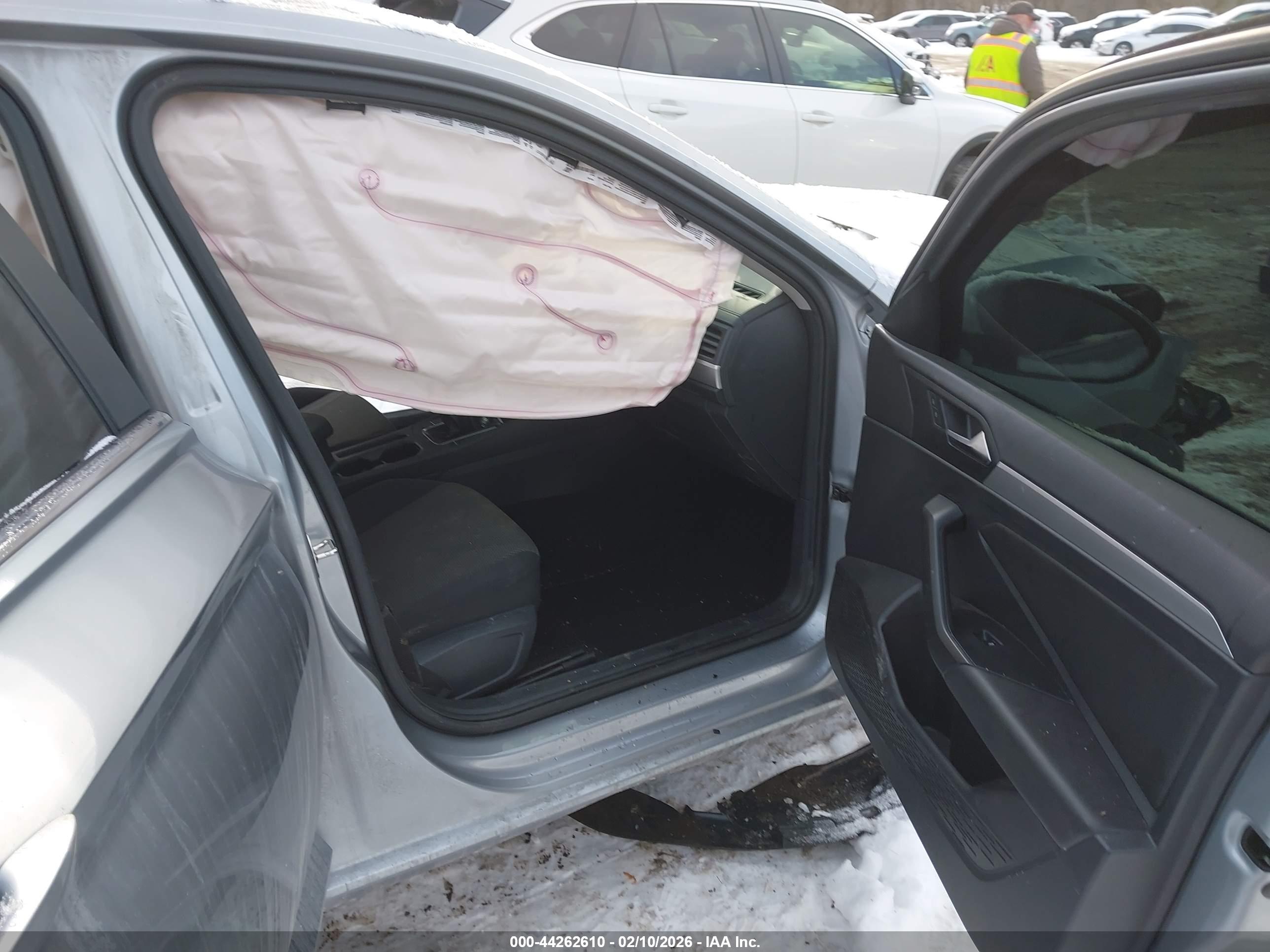 VOLKSWAGEN JETTA image 5