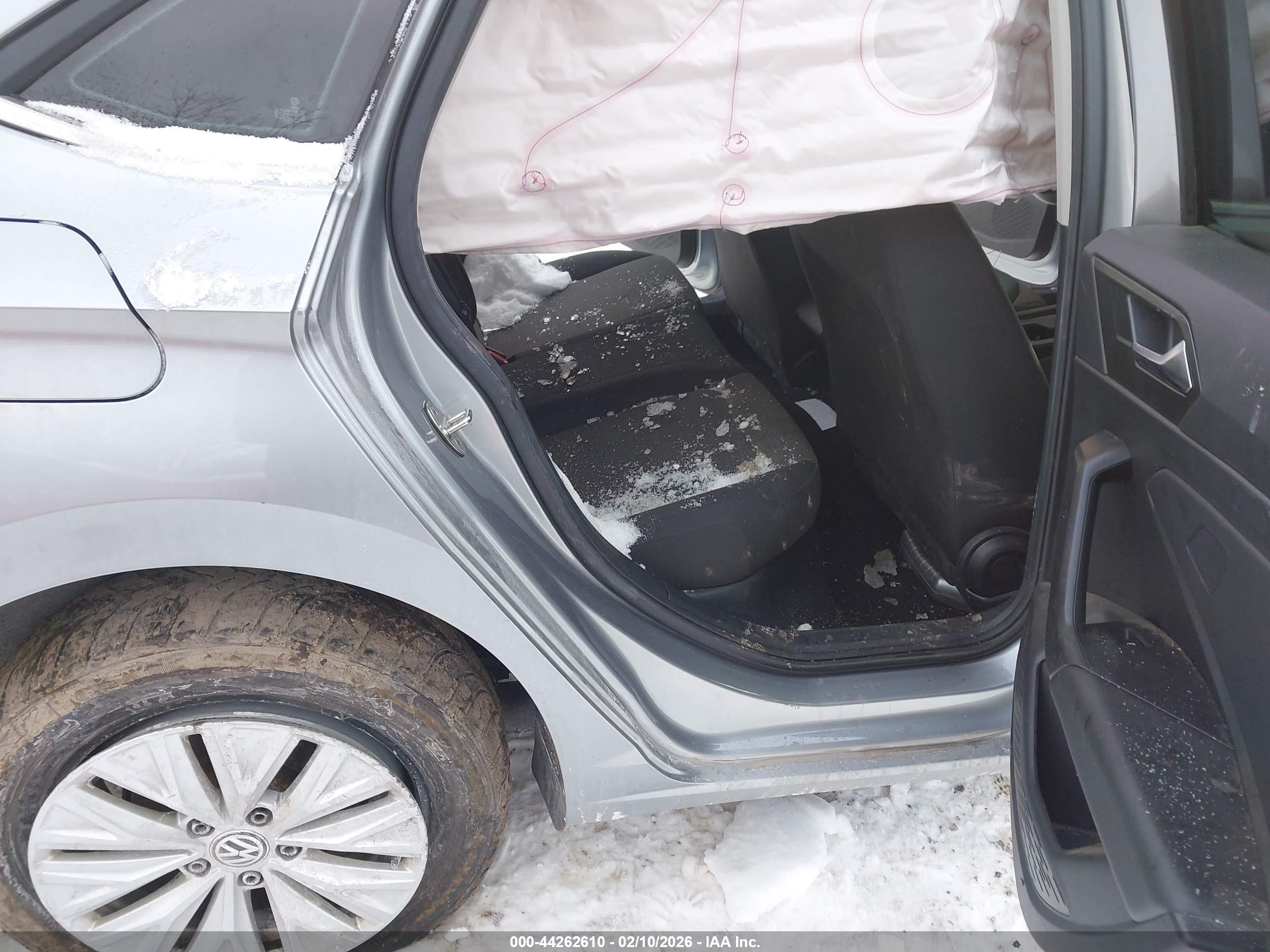 VOLKSWAGEN JETTA image 8