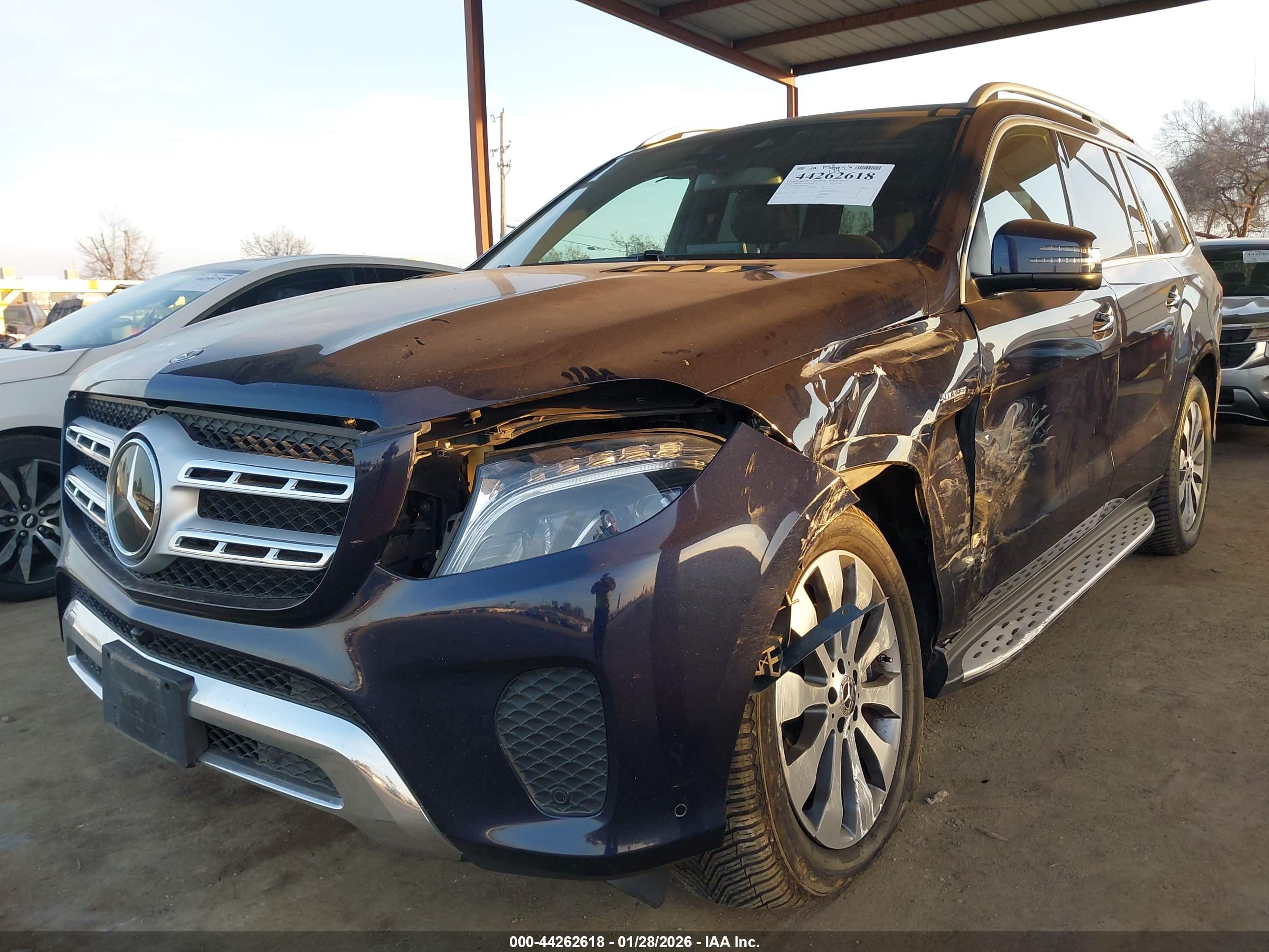 MERCEDES-BENZ GLS image 2