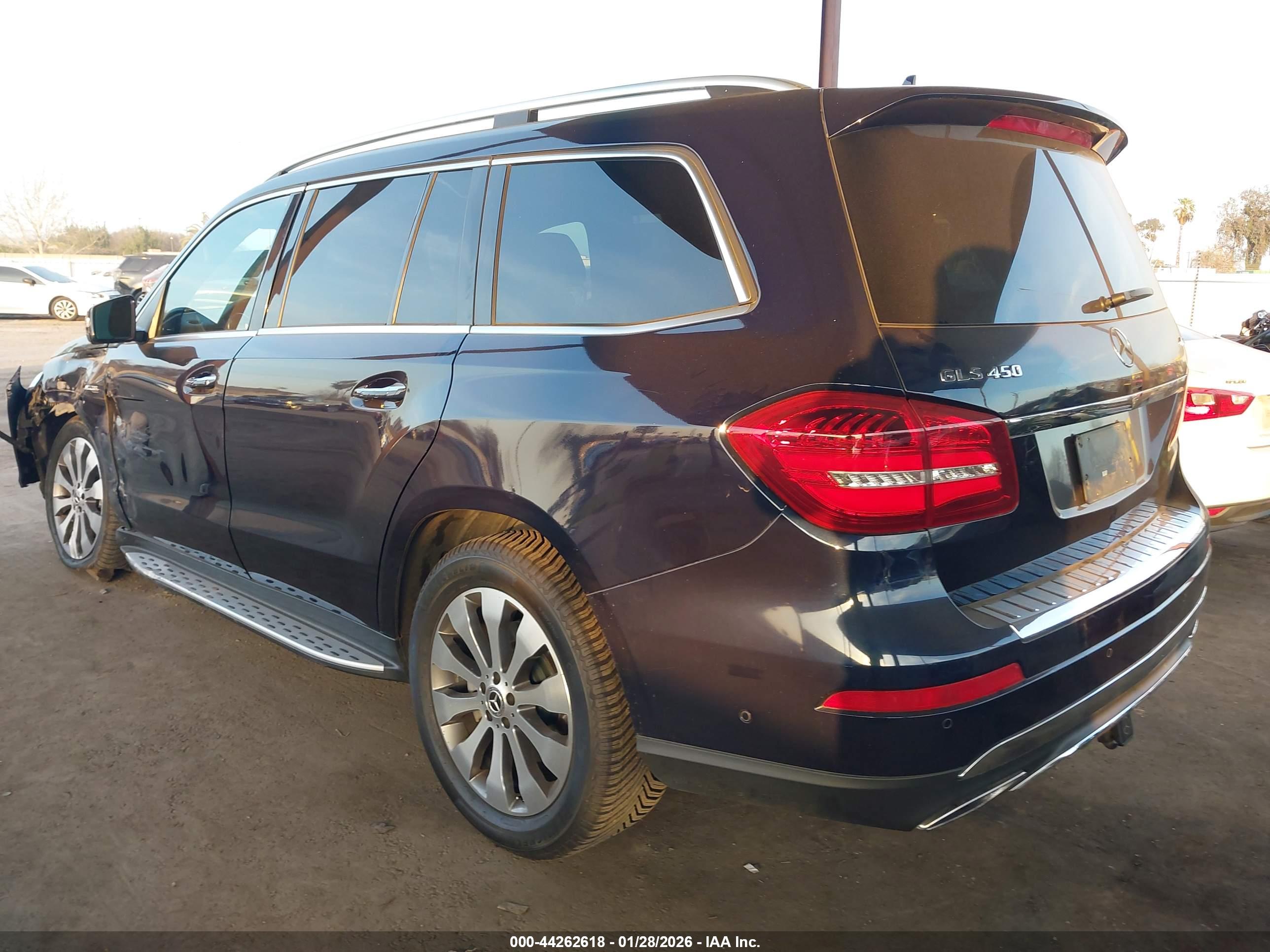 MERCEDES-BENZ GLS image 3